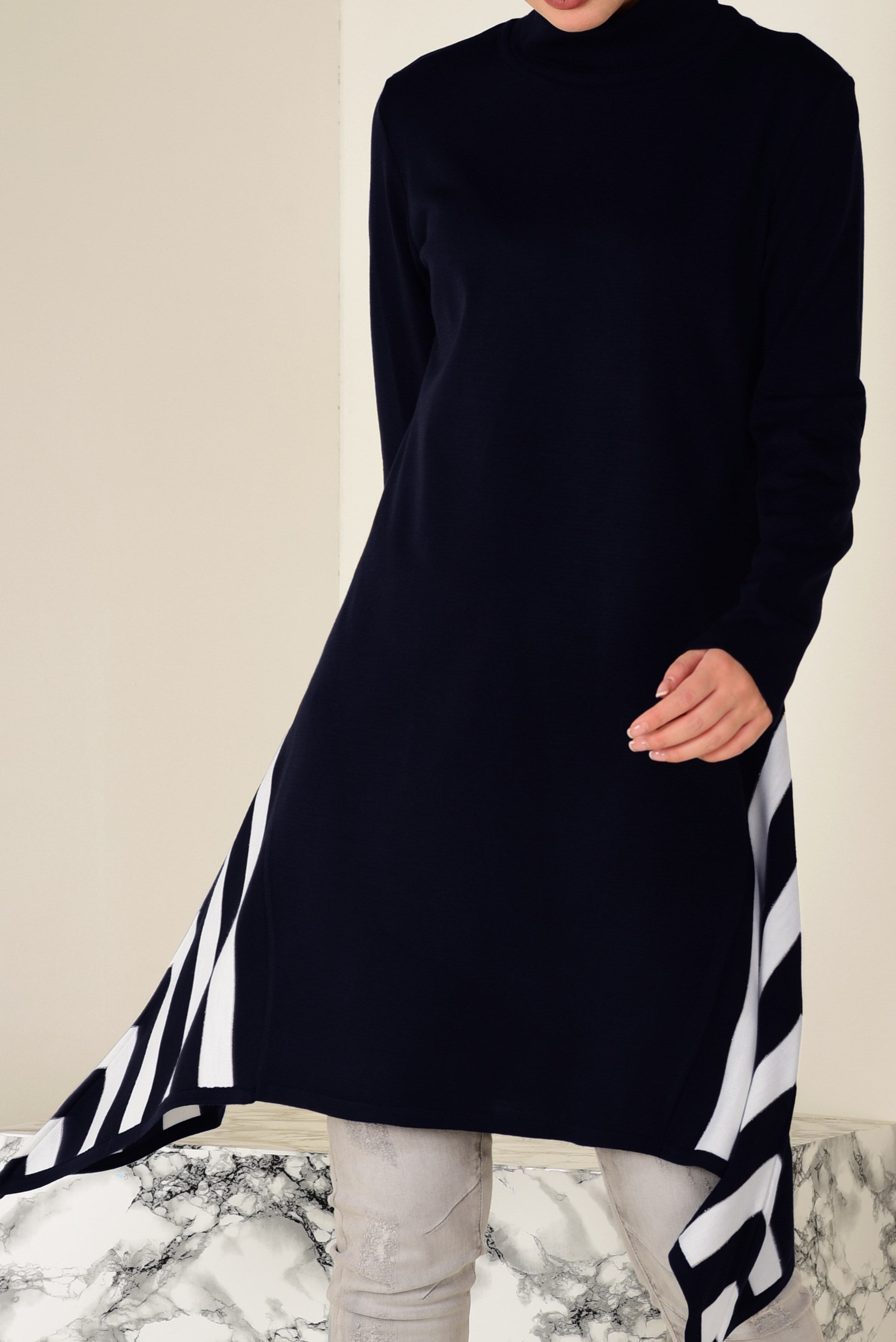 Tesettür giyim LACİVERT ASİMETRİK KESİM TRİKO TUNİK 4517  