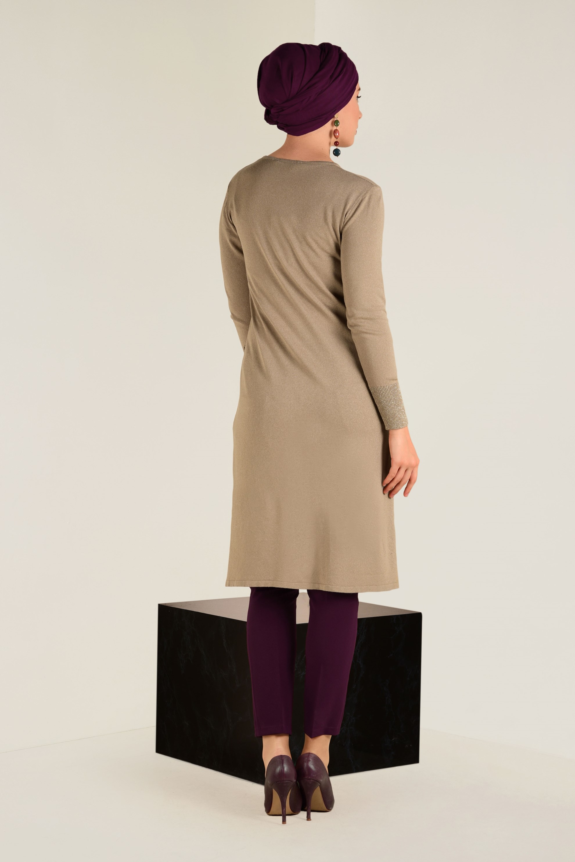 Tesettür giyim BEJ SİMLİ TRİKO TUNİK 4522