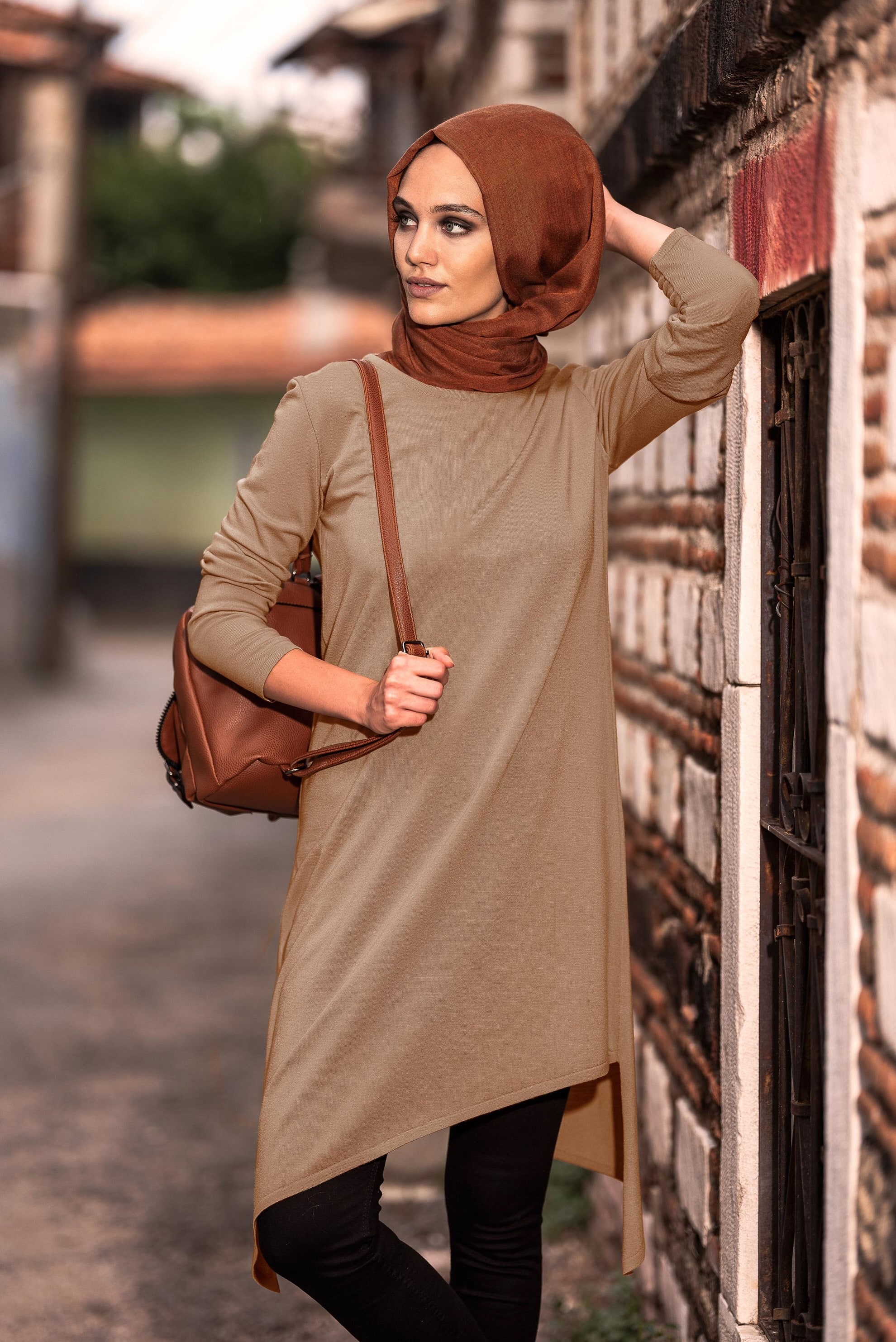 Tesettür giyim KAHVE ASİMETRİK KESİM  TRİKO TUNİK 4526 