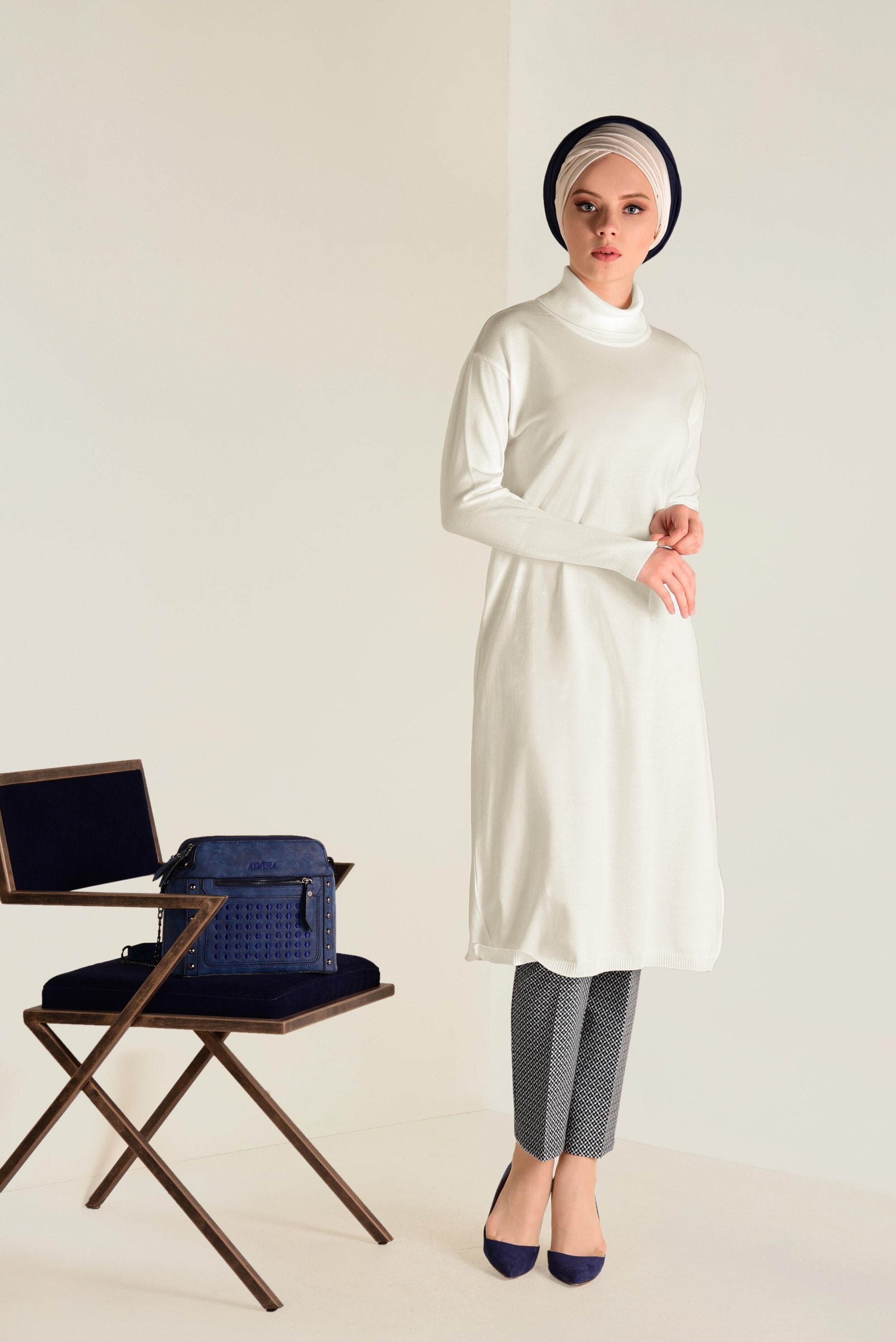 Tesettür giyim BEYAZ BALIKÇI YAKA TRİKO TUNİK 4528 