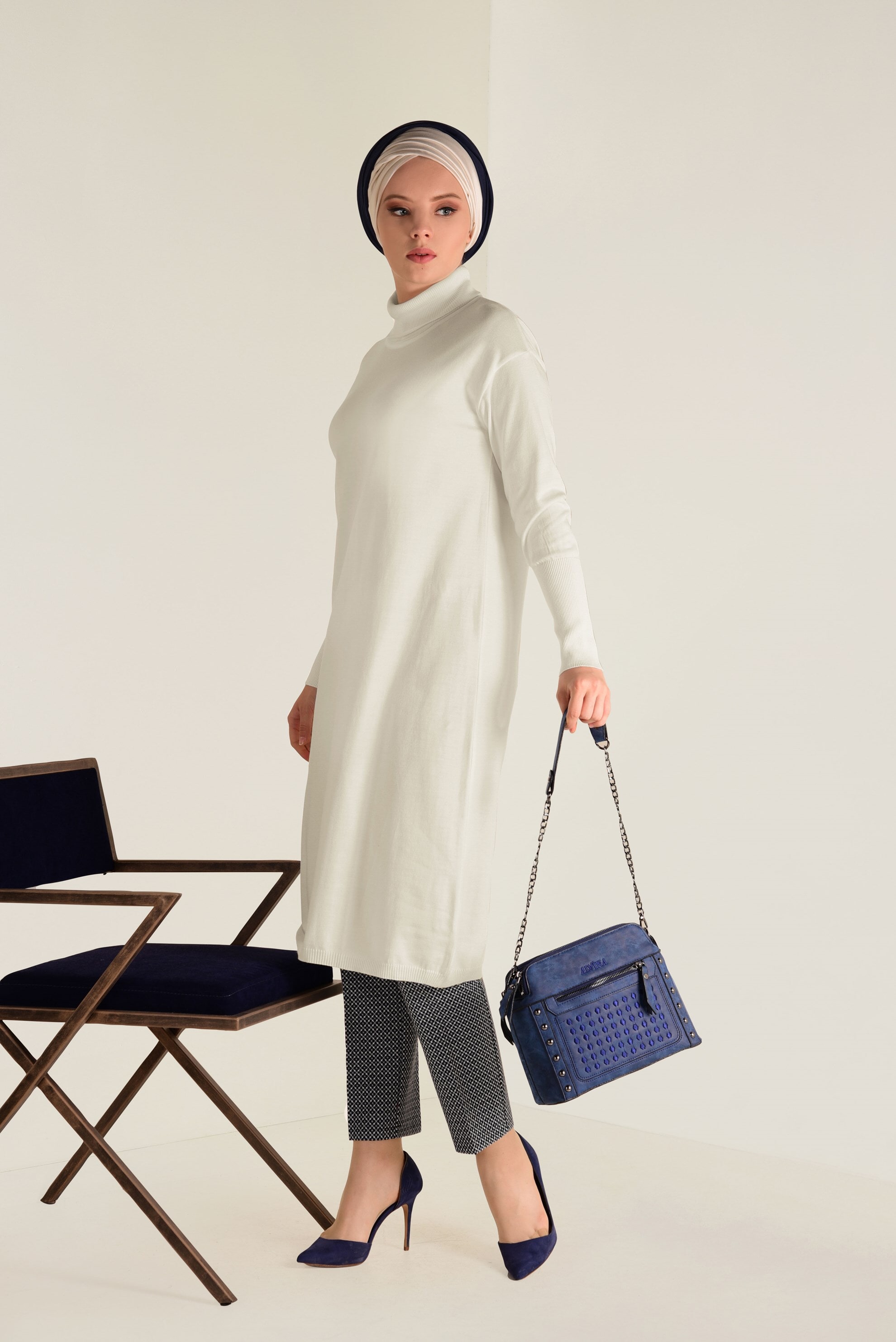 Tesettür giyim BEYAZ BALIKÇI YAKA TRİKO TUNİK 4528 