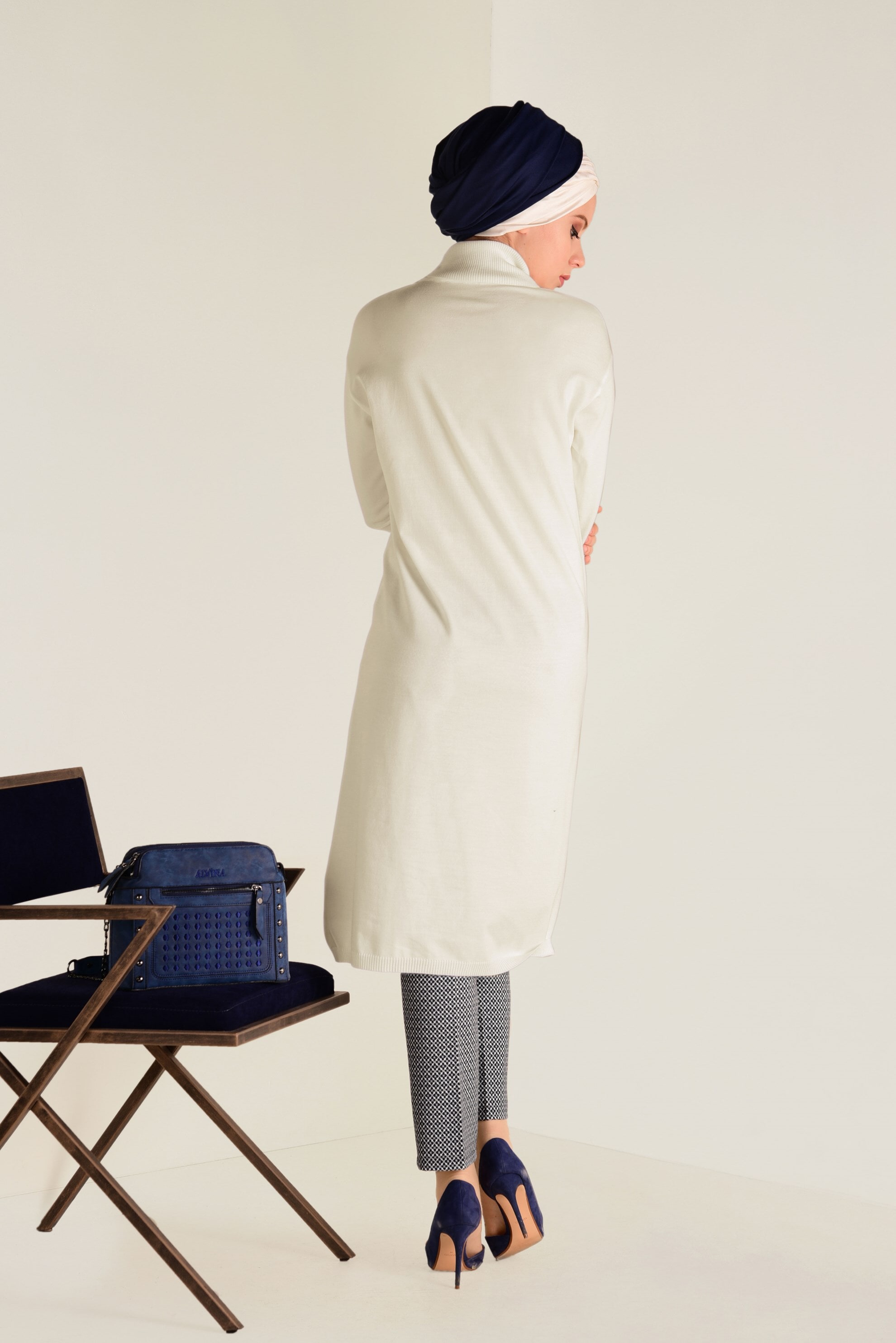 Tesettür giyim BEYAZ BALIKÇI YAKA TRİKO TUNİK 4528 