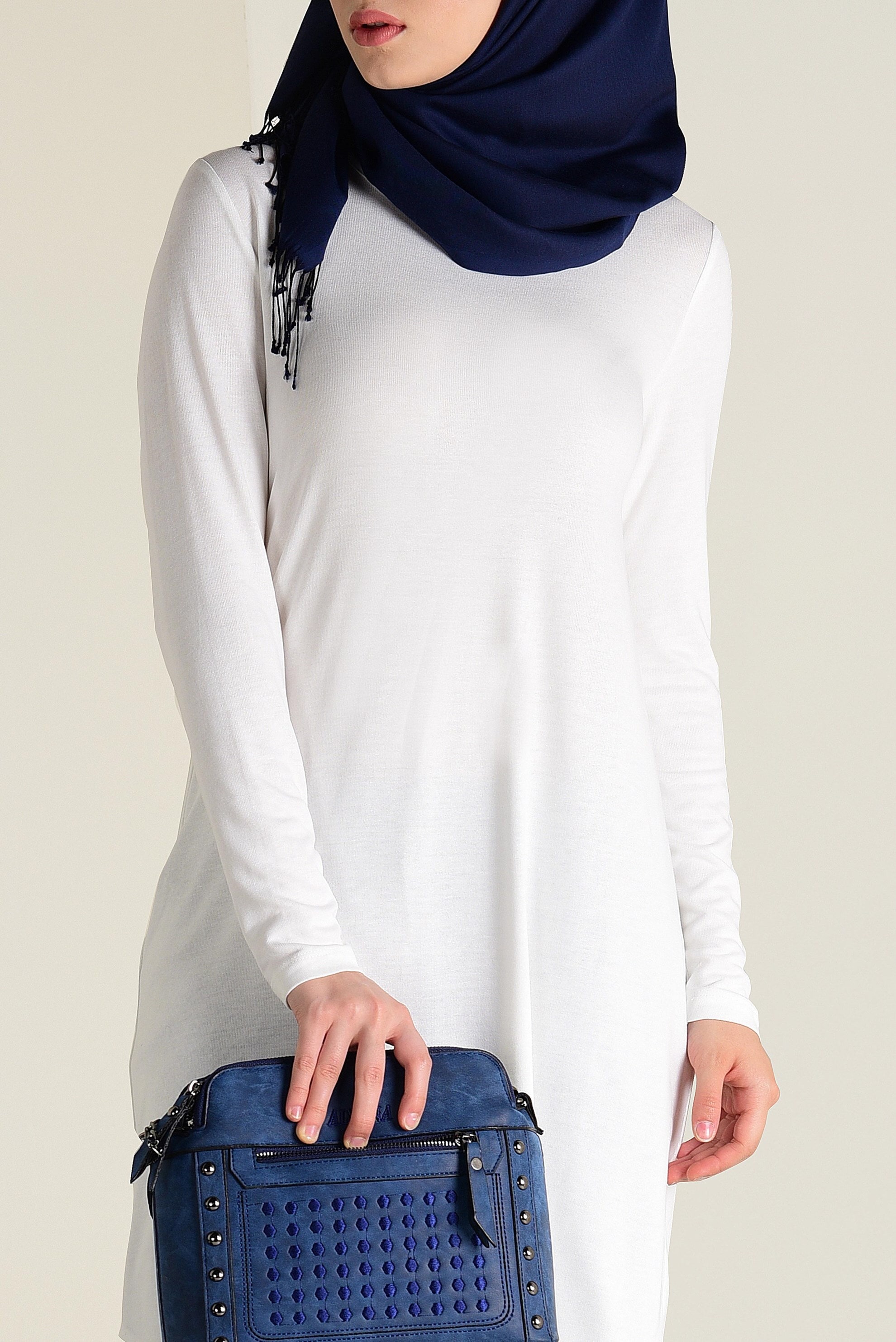 Tesettür giyim BEYAZ BİSİKLET YAKA TRİKO TUNİK 4578 