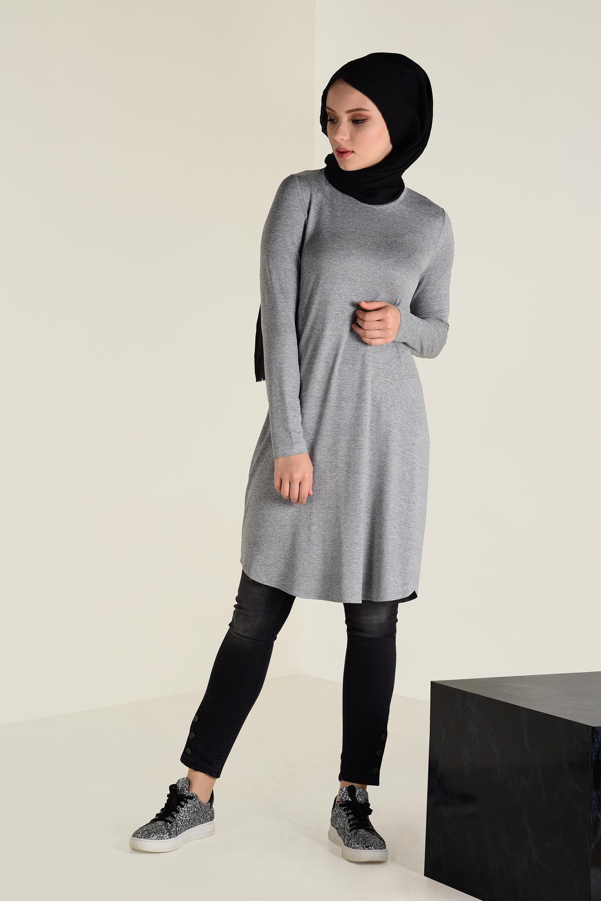 Tesettür giyim GRİ BİSİKLET YAKA TRİKO TUNİK 4578 