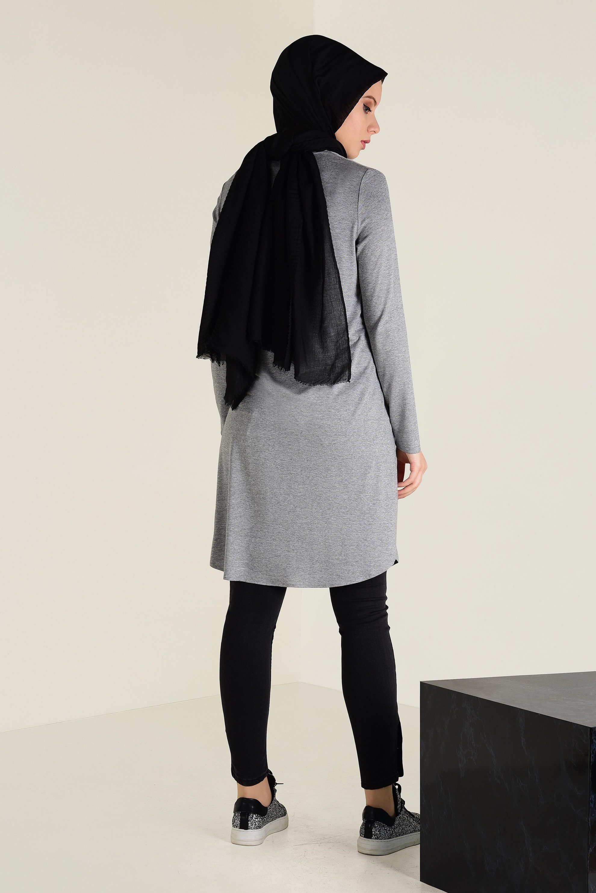 Tesettür giyim GRİ BİSİKLET YAKA TRİKO TUNİK 4578 