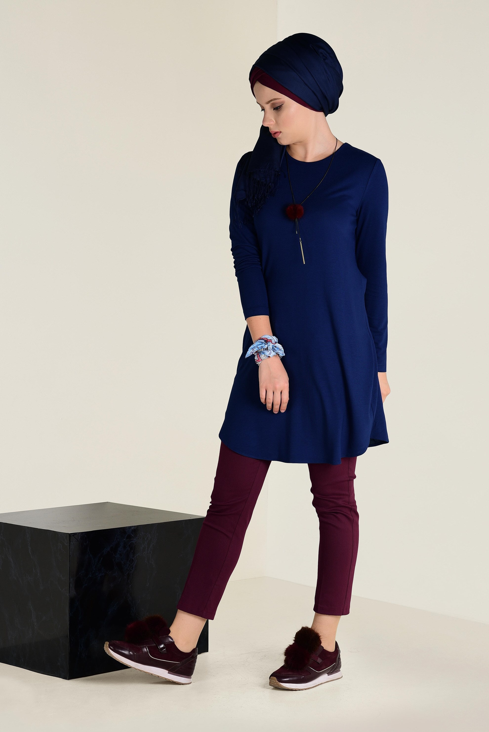 Tesettür giyim LACİVERT BİSİKLET YAKA TRİKO TUNİK 4578 