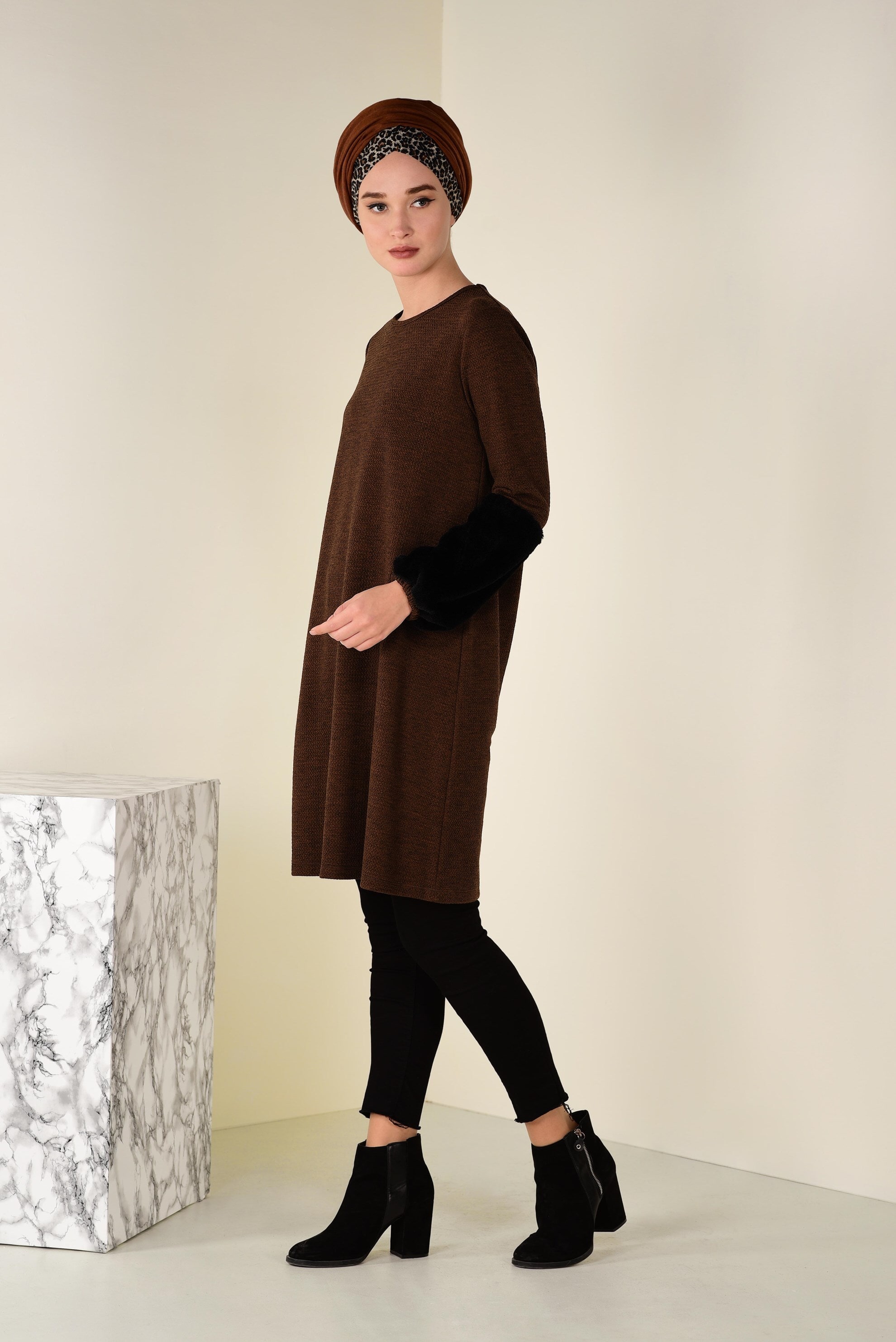 Tesettür giyim BAKIR / BRONZ KOLLARI YÜN DETAYLI TUNİK 4582