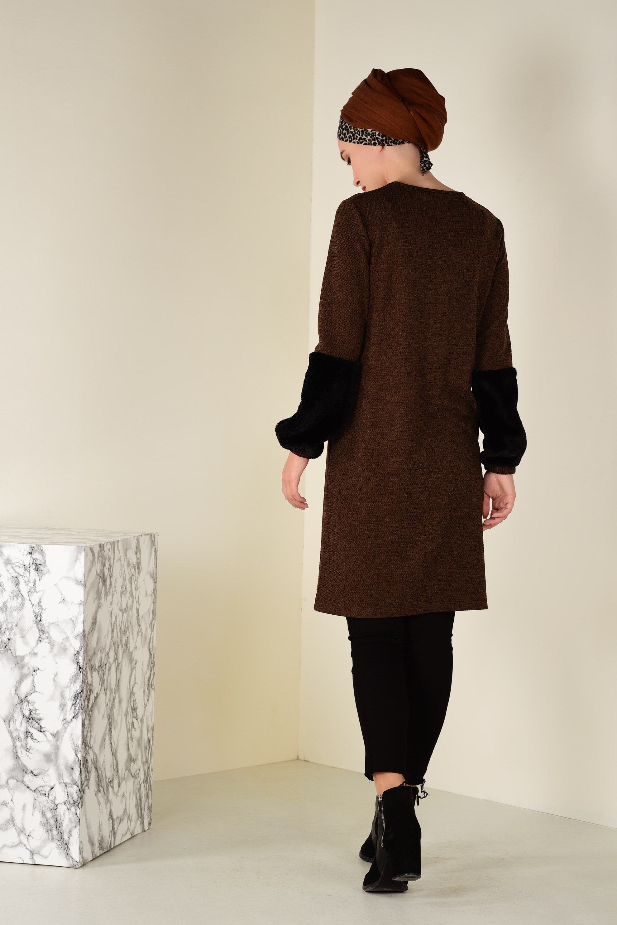 Tesettür giyim BAKIR / BRONZ KOLLARI YÜN DETAYLI TUNİK 4582