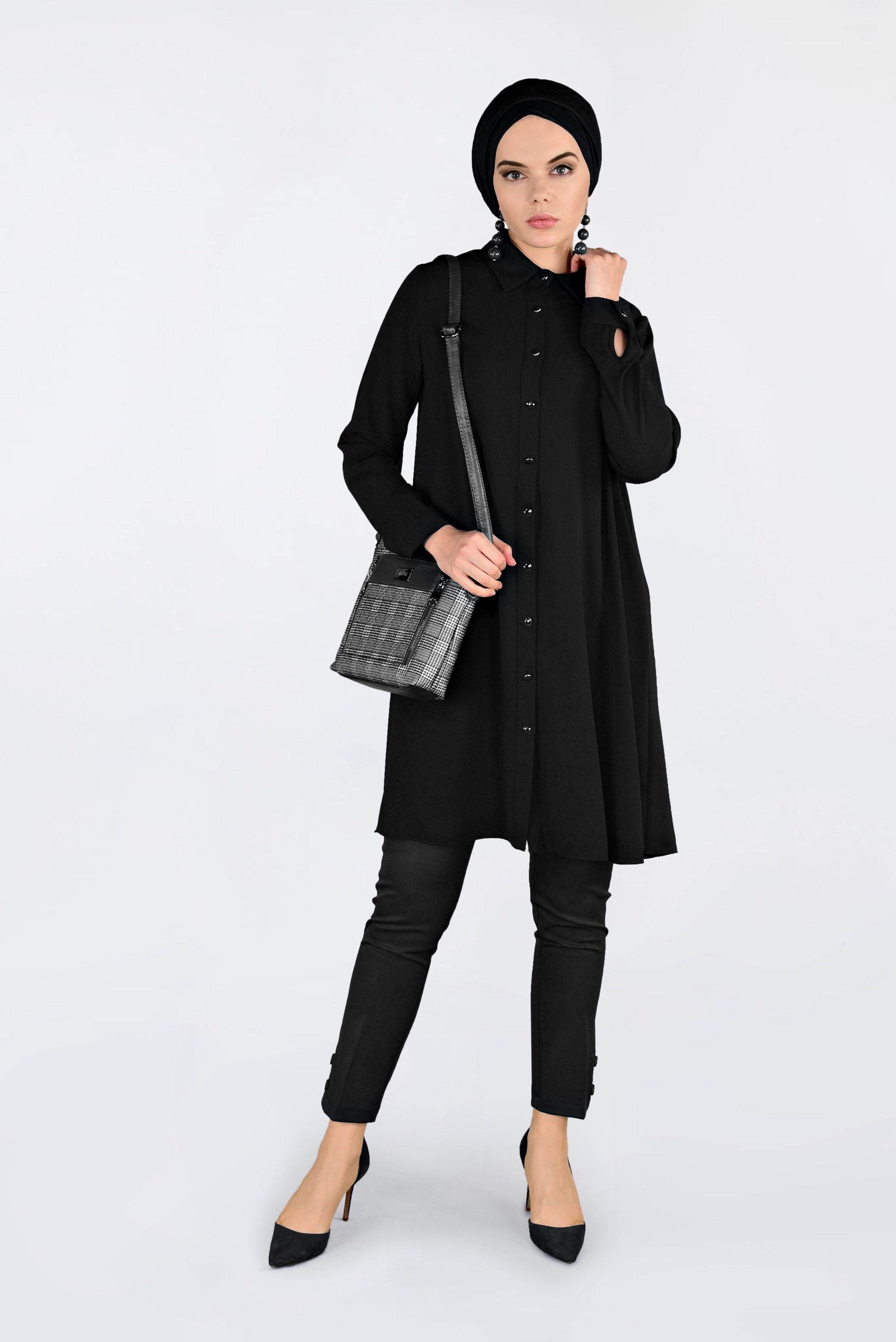 Tesettür giyim SİYAH ÖNDEN DÜĞMELİ ERKEK YAKA TUNİK 4584