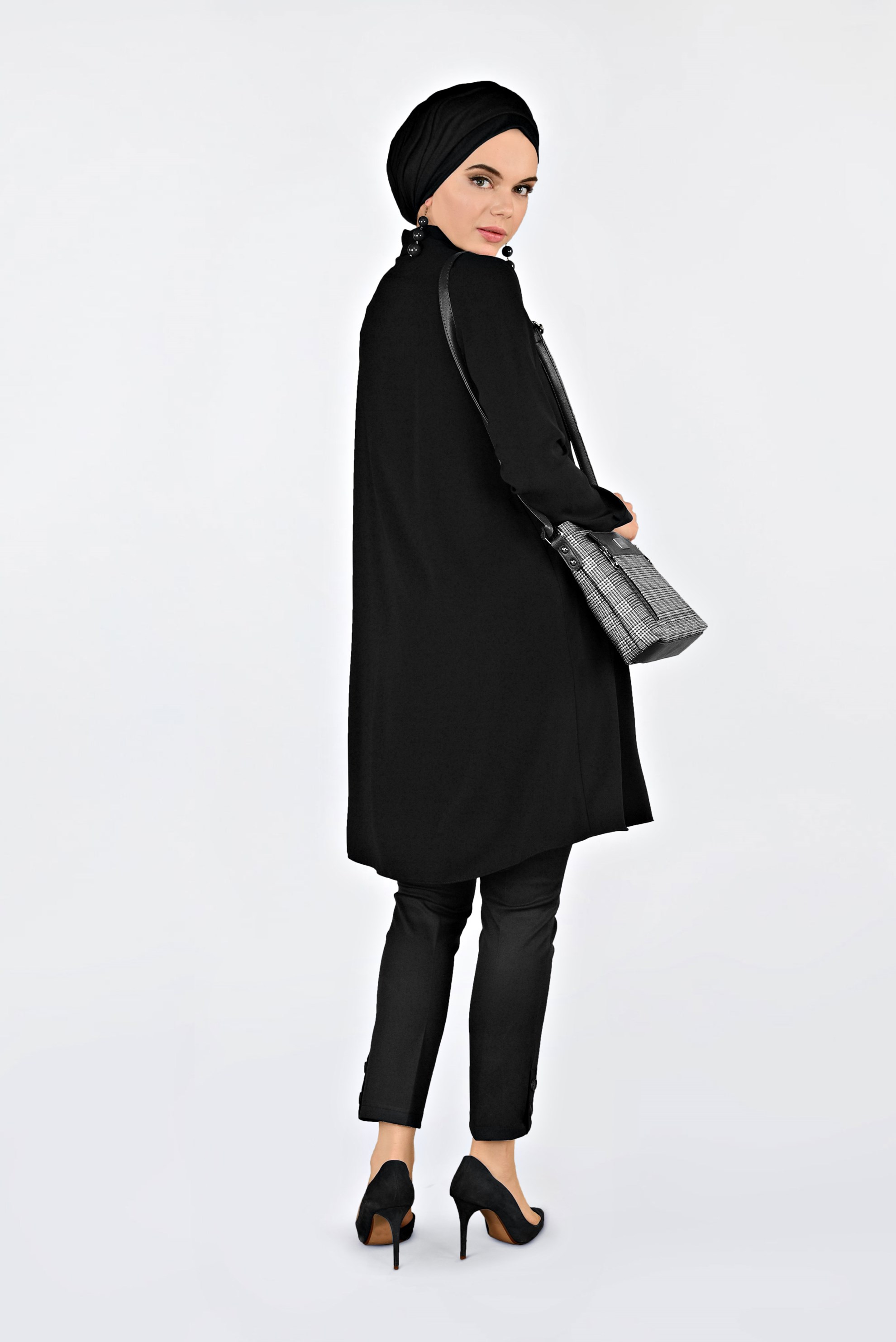 Tesettür giyim SİYAH ÖNDEN DÜĞMELİ ERKEK YAKA TUNİK 4584