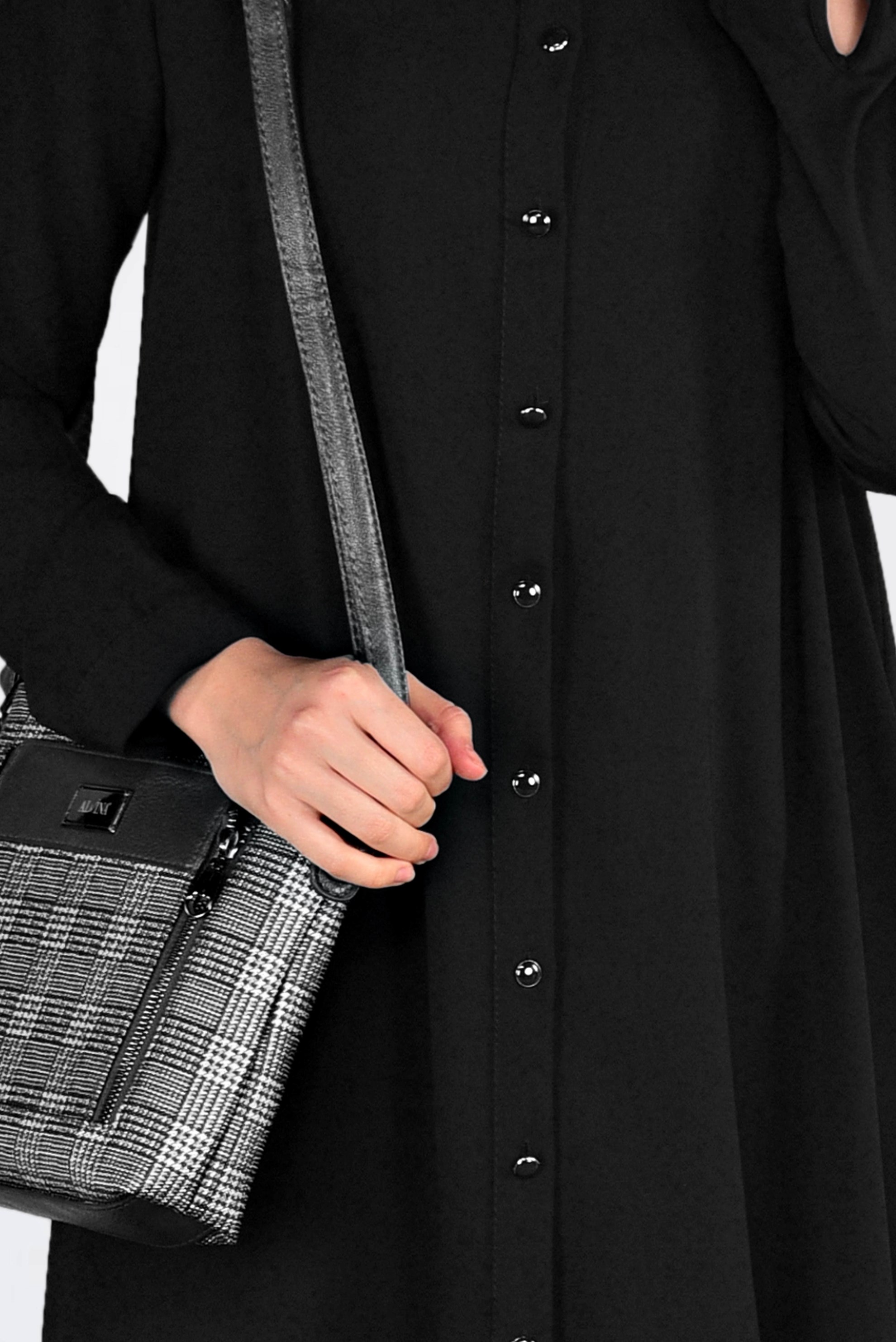 Tesettür giyim SİYAH ÖNDEN DÜĞMELİ ERKEK YAKA TUNİK 4584