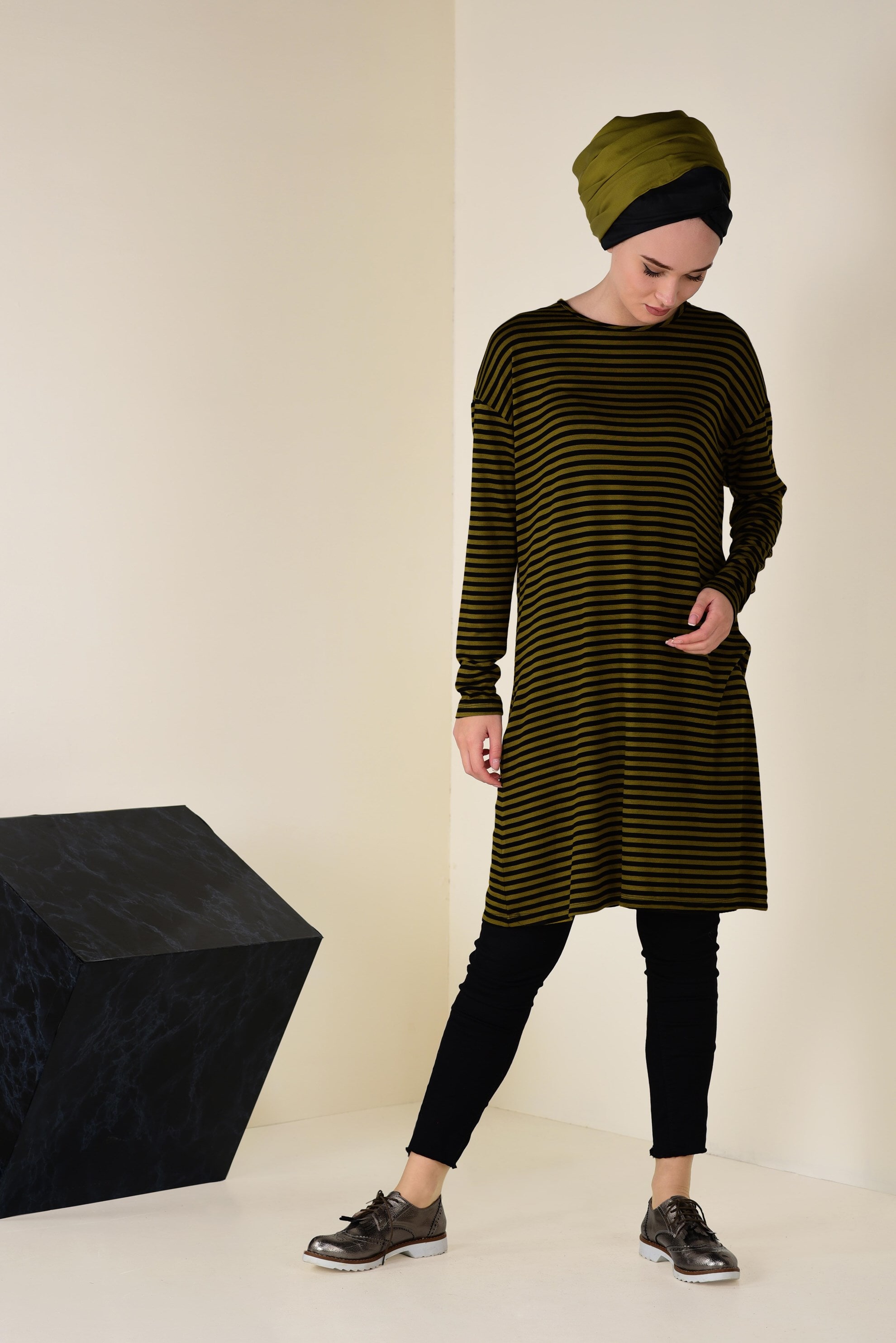 Tesettür giyim YEŞİL ÇİZGİLİ SALAŞ TUNİK 4590