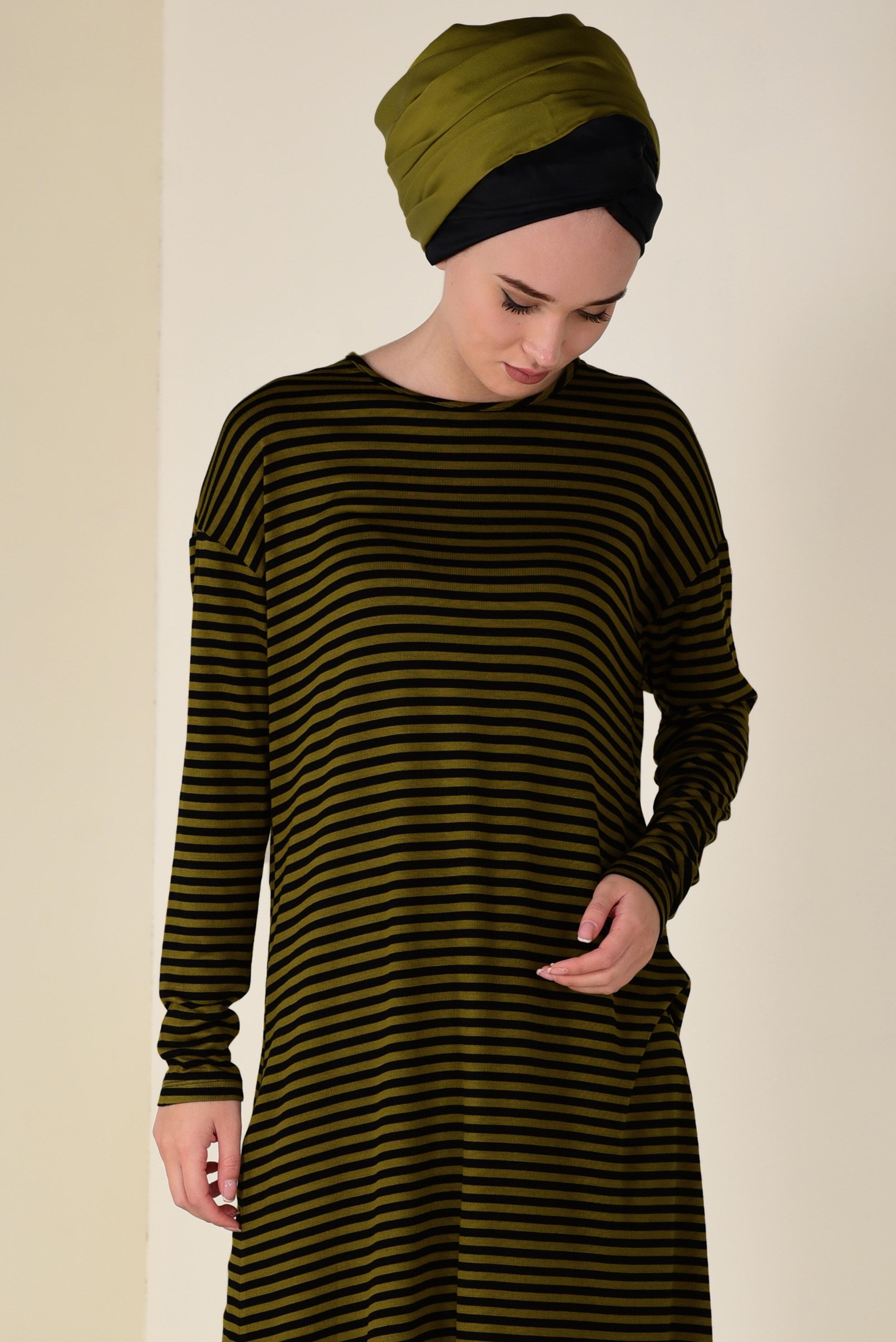 Tesettür giyim YEŞİL ÇİZGİLİ SALAŞ TUNİK 4590