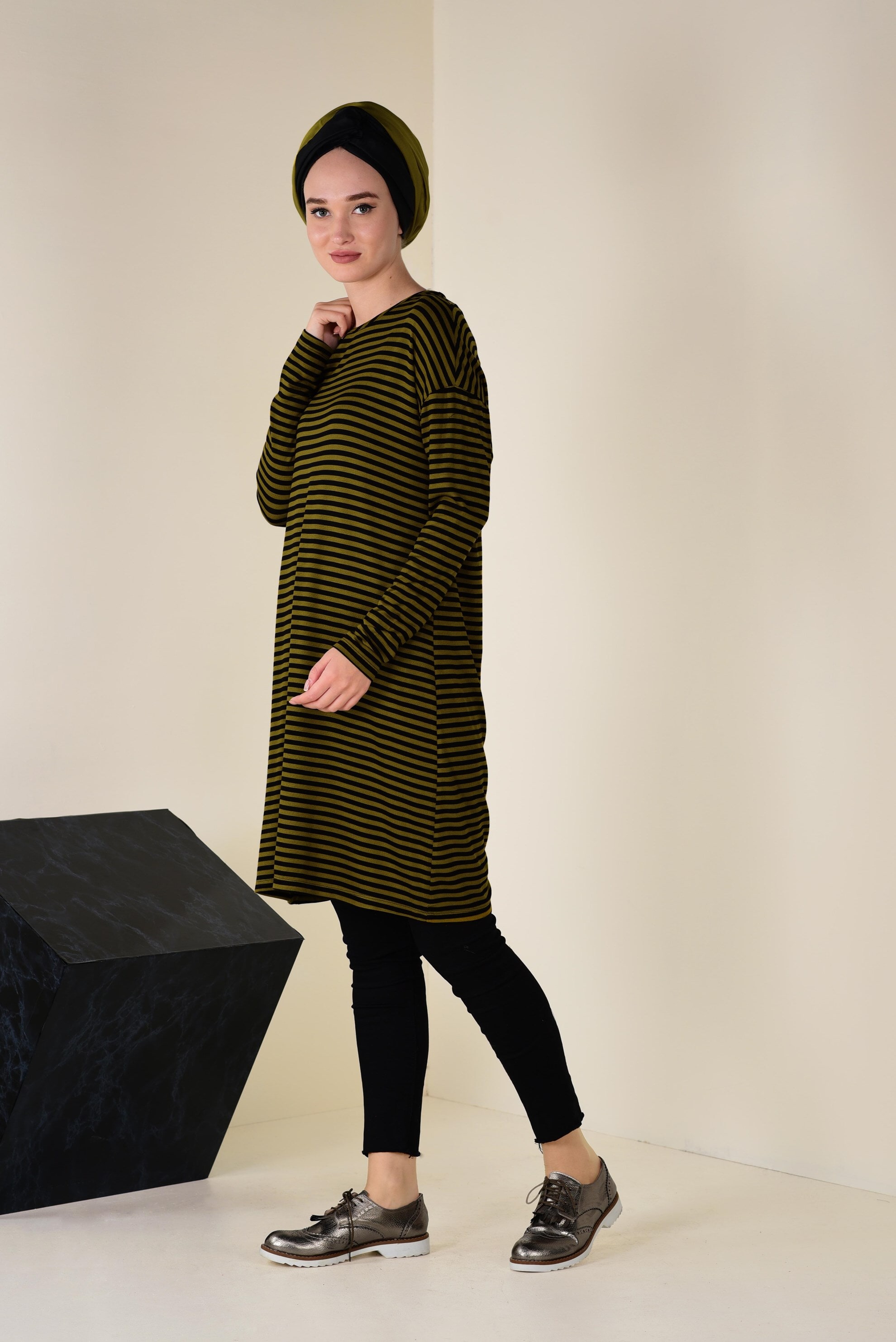 Tesettür giyim YEŞİL ÇİZGİLİ SALAŞ TUNİK 4590