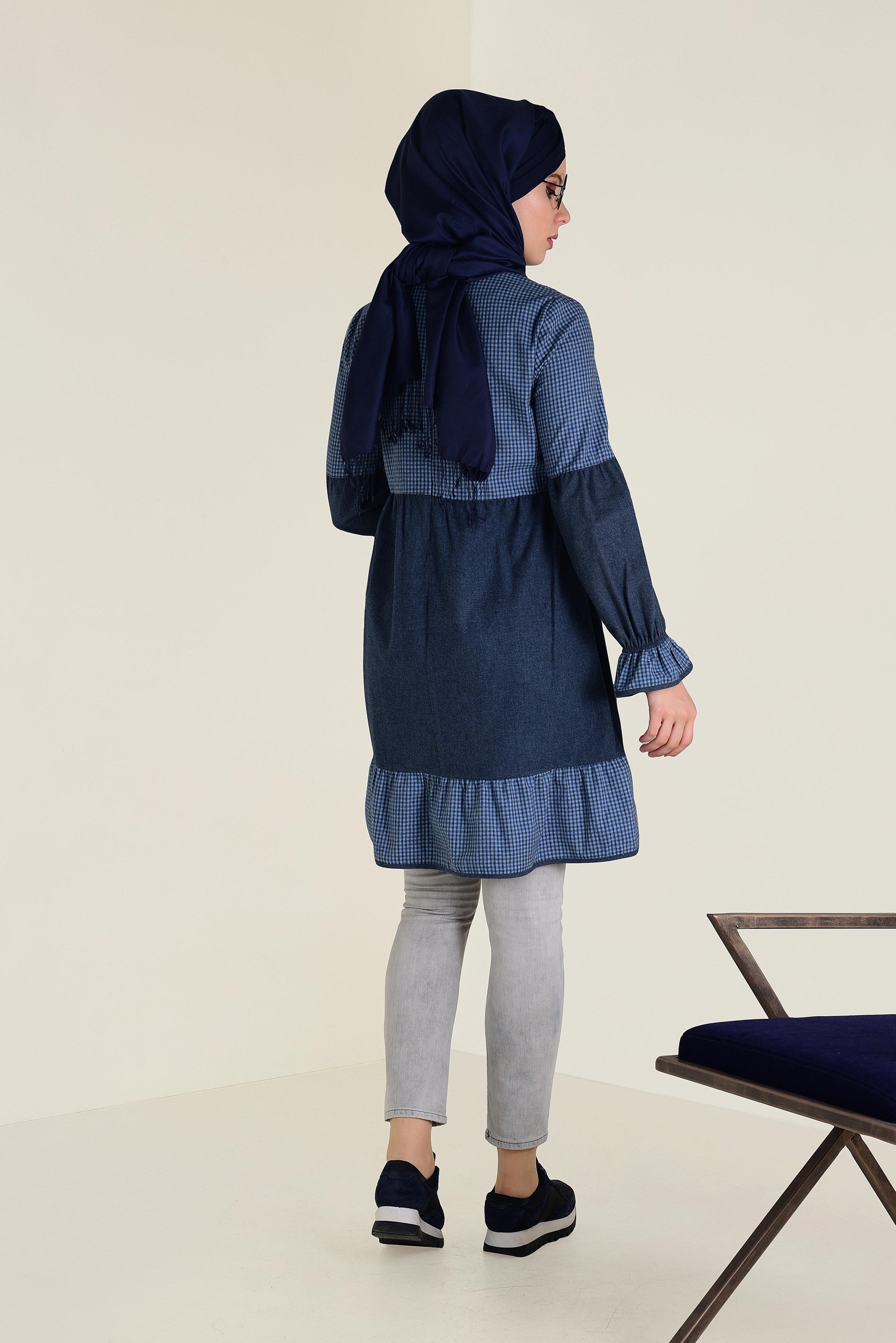 Tesettür giyim LACİVERT YAKASI BAĞCIK DETAYLI  PÖTİKARELİ GENİŞ KESİM TUNİK 4593 