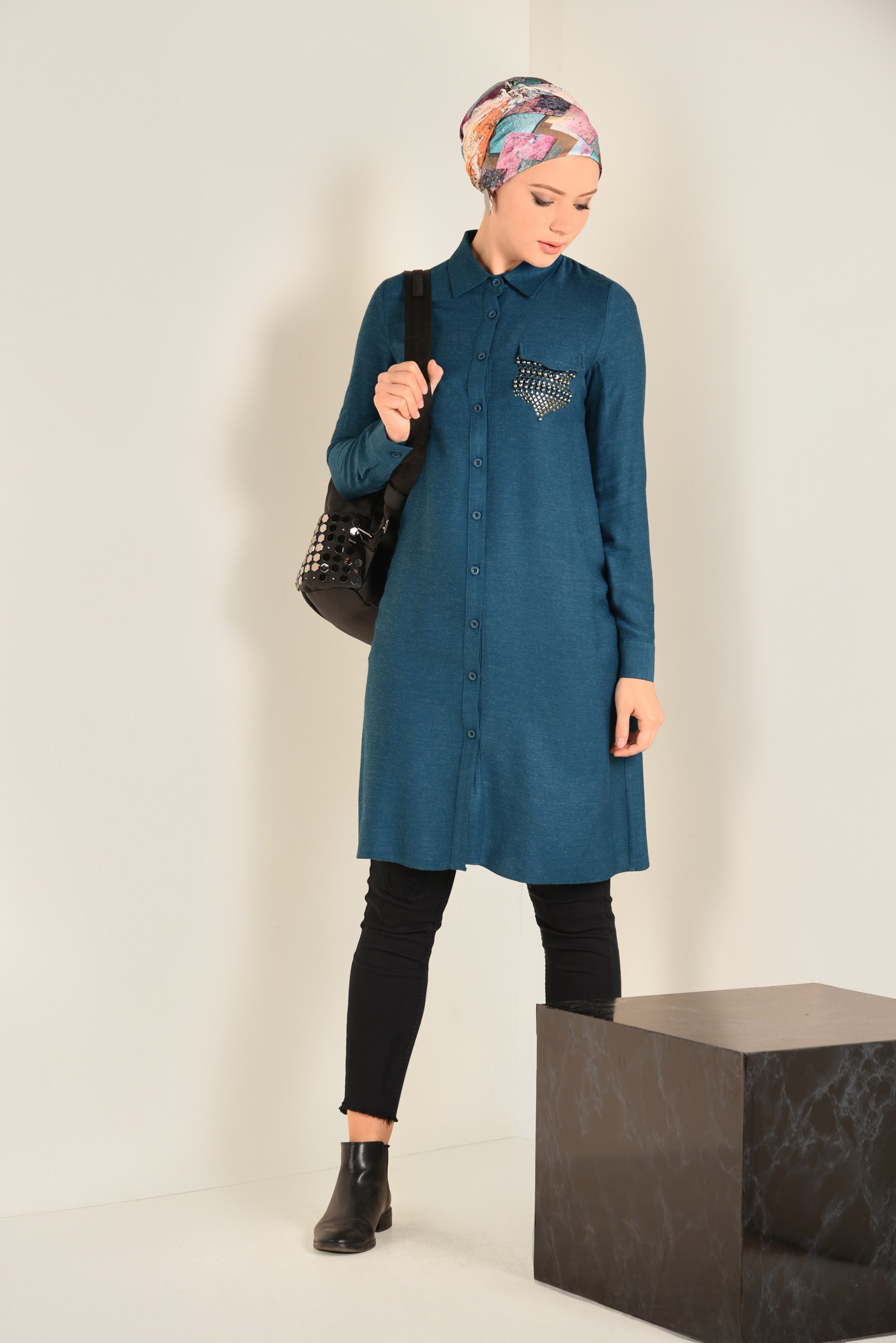 Tesettür giyim MAVİ ZIMBALI VE BONCUK DETAYLI TUNİK 4594 