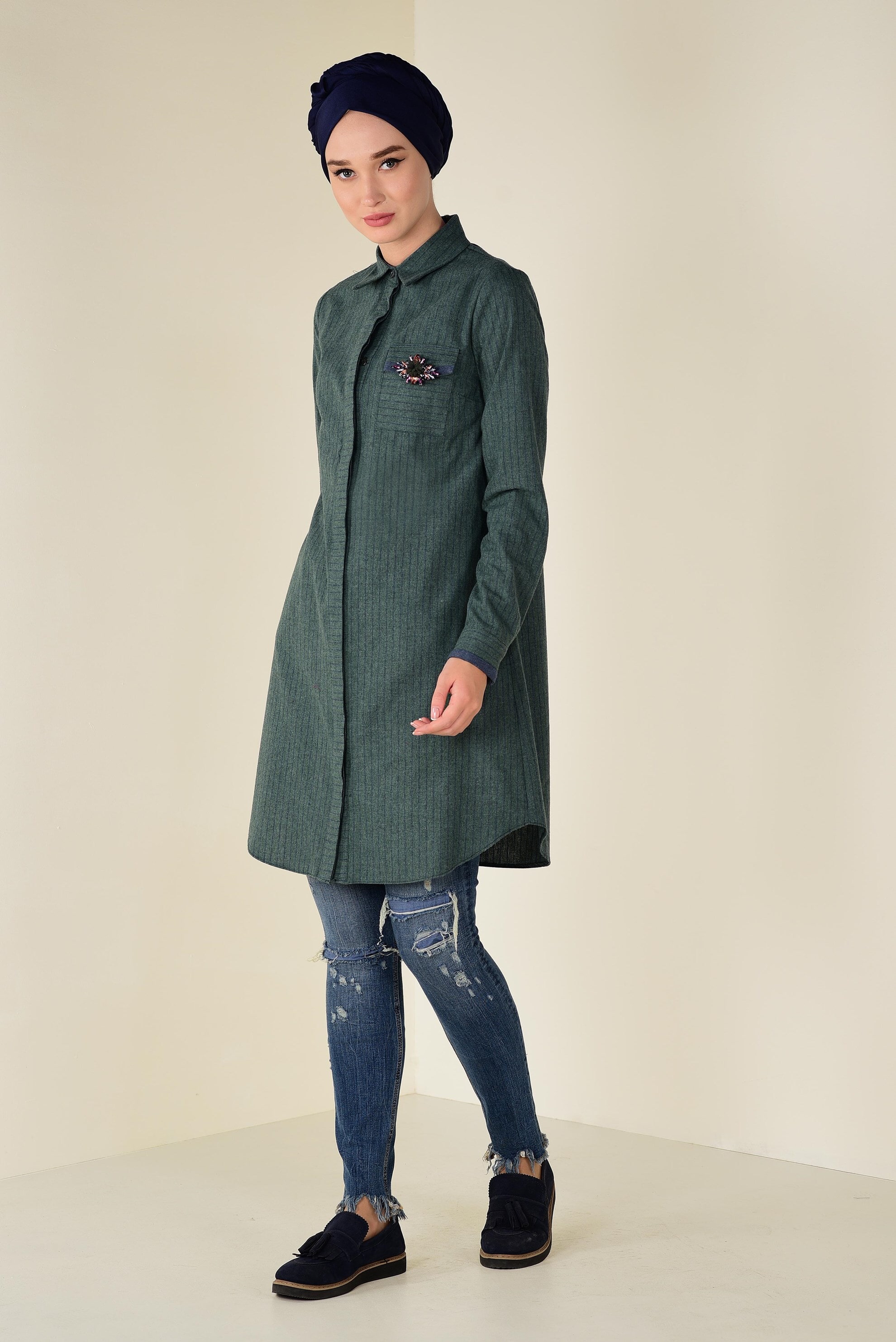 Tesettür giyim YEŞİL CEBİ BROŞ DETAYLI ÇİZGİLİ PAMUKLU TUNİK 4600