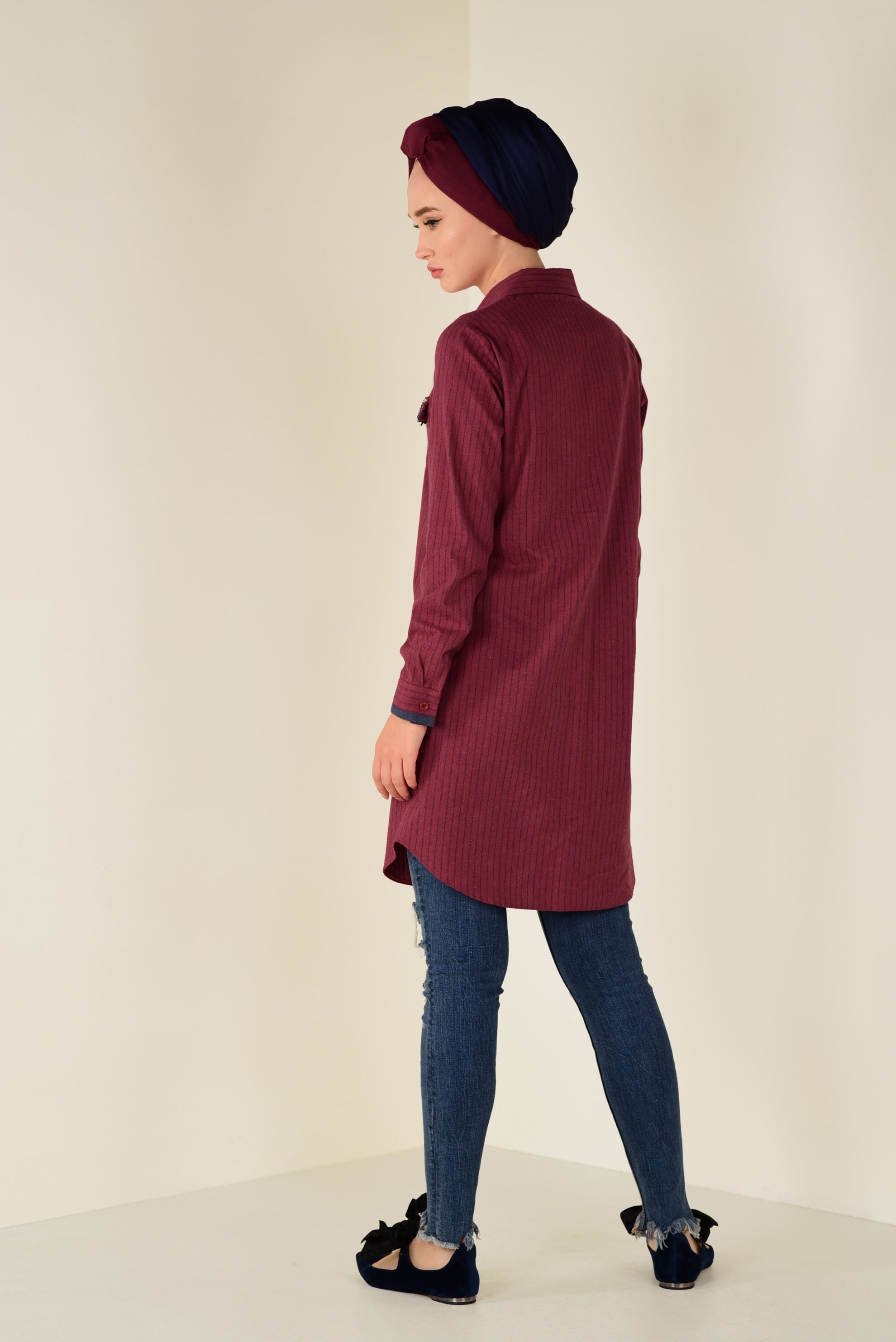 Tesettür giyim KIRMIZI CEBİ BROŞ DETAYLI ÇİZGİLİ PAMUKLU TUNİK 4600