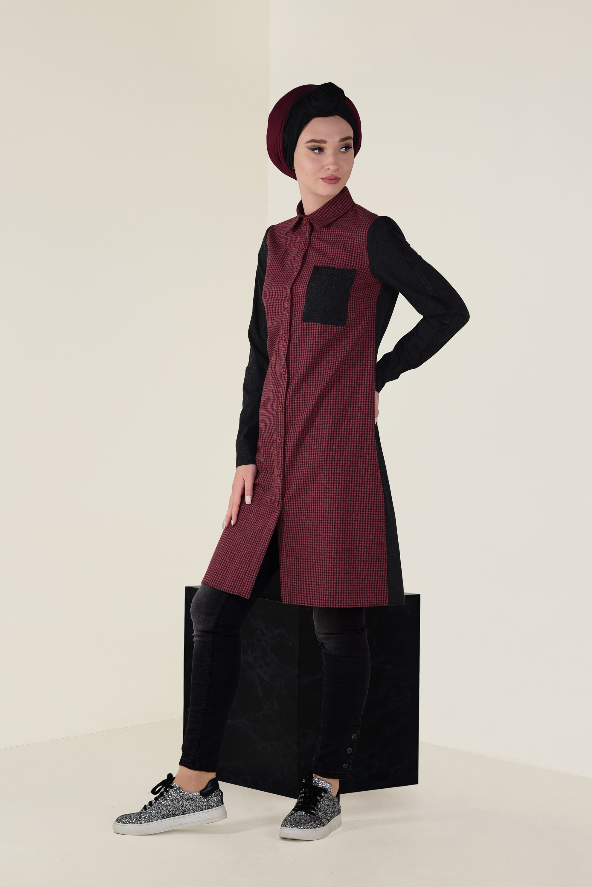 Tesettür giyim SİYAH SİMLİ ŞERİT DETAYLI DÜĞMELİ TUNİK 4603 