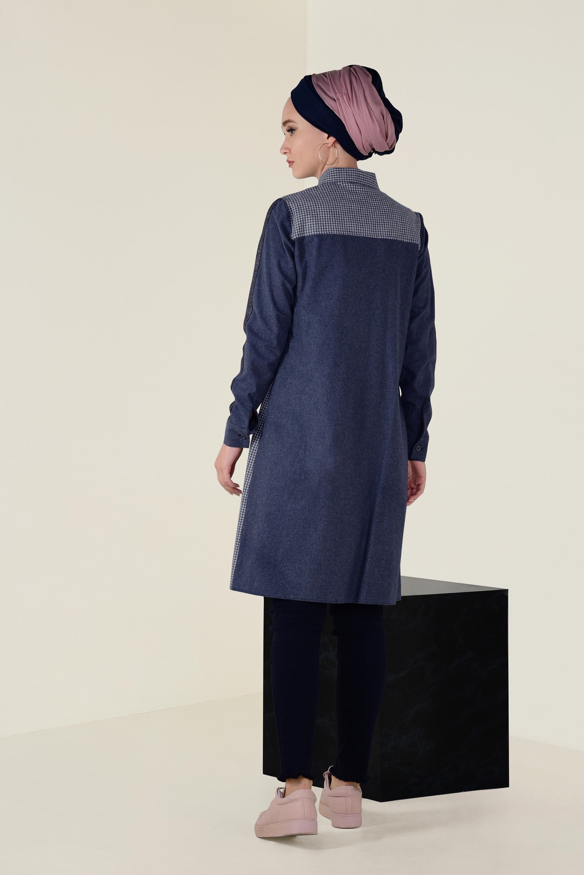 Tesettür giyim LACİVERT SİMLİ ŞERİT DETAYLI DÜĞMELİ TUNİK 4603 