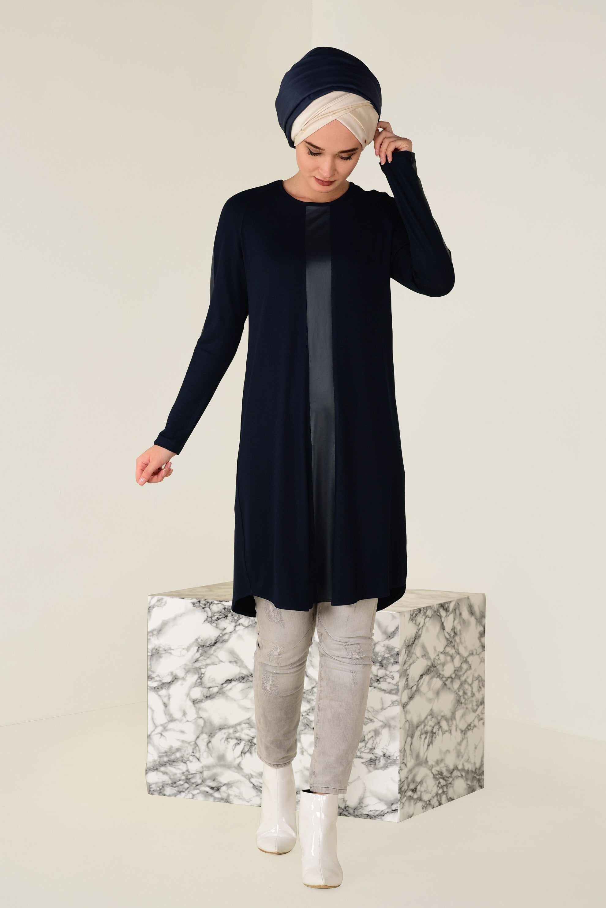Tesettür giyim LACİVERT KOLLARI ŞERİTLİ BİSİKLET YAKA TUNİK 4615
