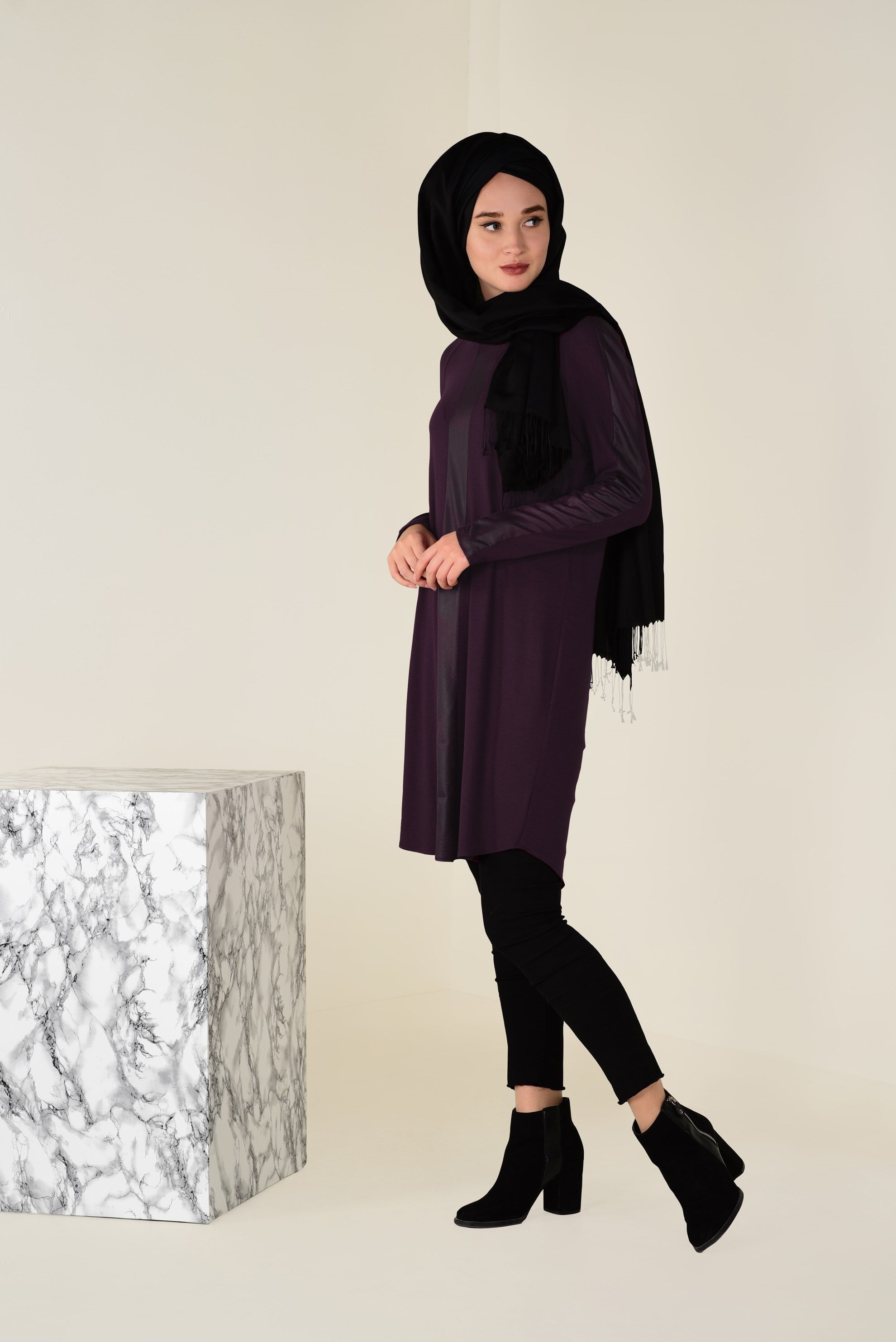 Tesettür giyim BORDO KOLLARI ŞERİTLİ BİSİKLET YAKA TUNİK 4615