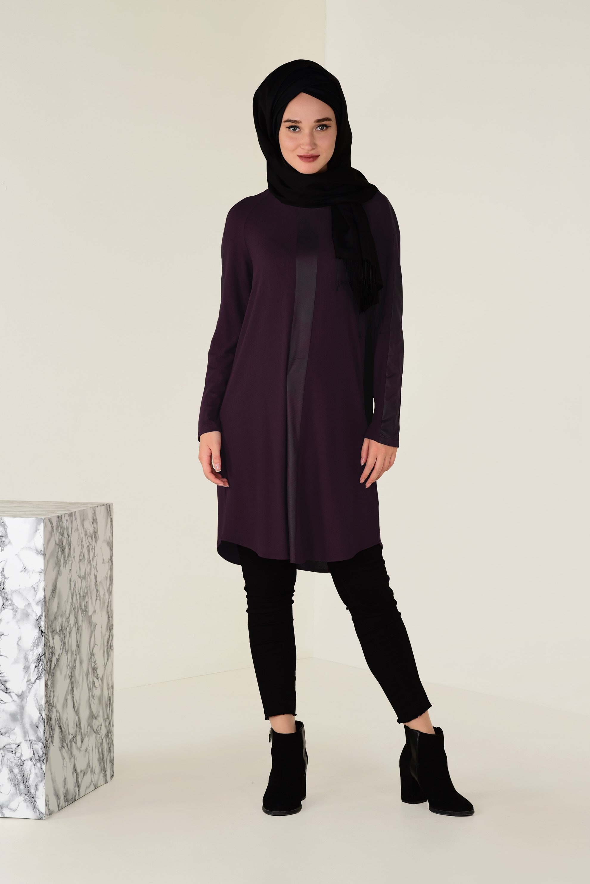 Tesettür giyim BORDO KOLLARI ŞERİTLİ BİSİKLET YAKA TUNİK 4615