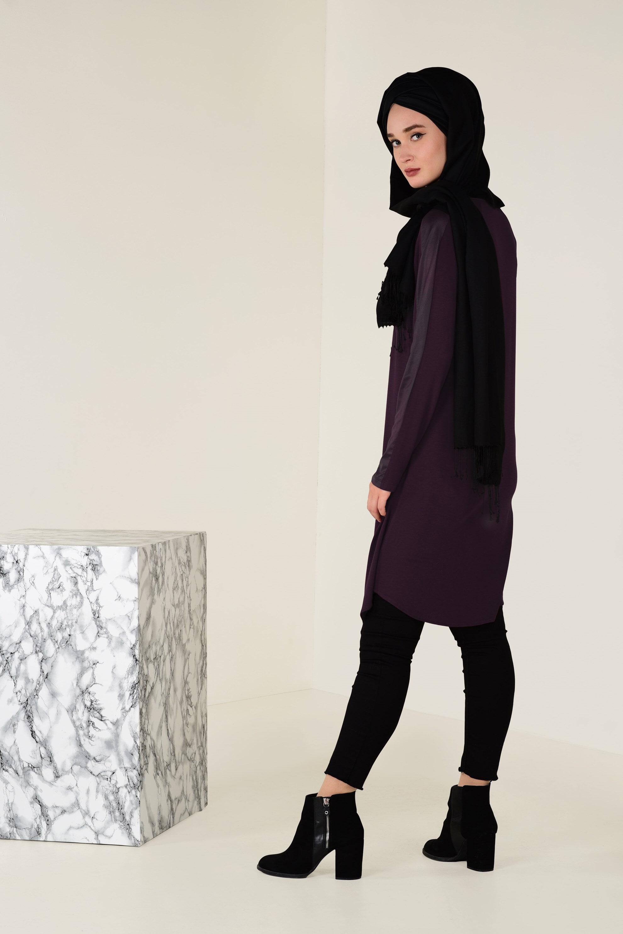 Tesettür giyim BORDO KOLLARI ŞERİTLİ BİSİKLET YAKA TUNİK 4615