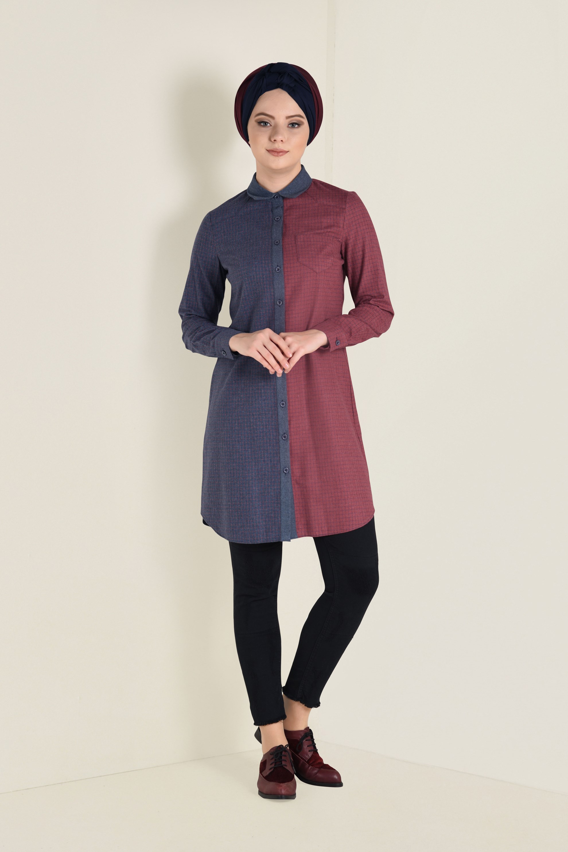 Tesettür giyim LACİVERT DÜĞMELİ KARE DESEN DETAYLI TUNİK 4623 