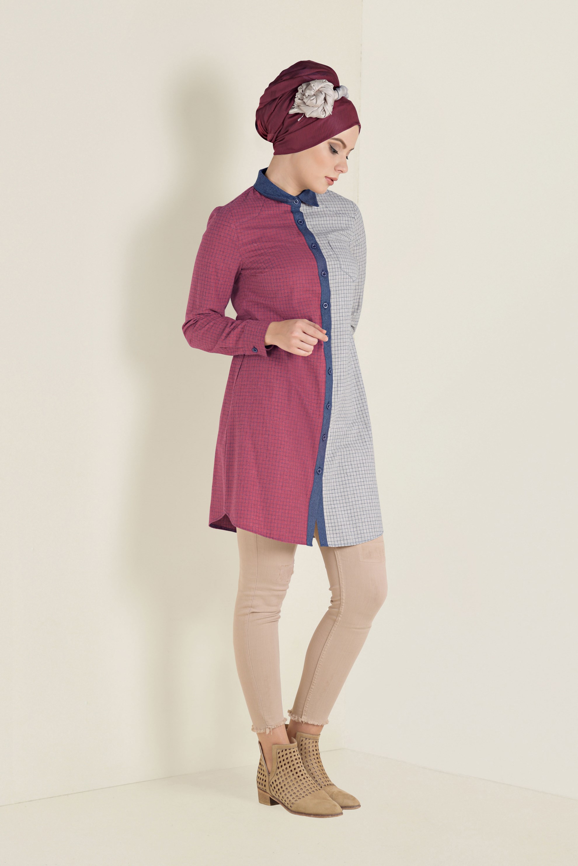 Tesettür giyim KIRMIZI DÜĞMELİ KARE DESEN DETAYLI TUNİK 4623 