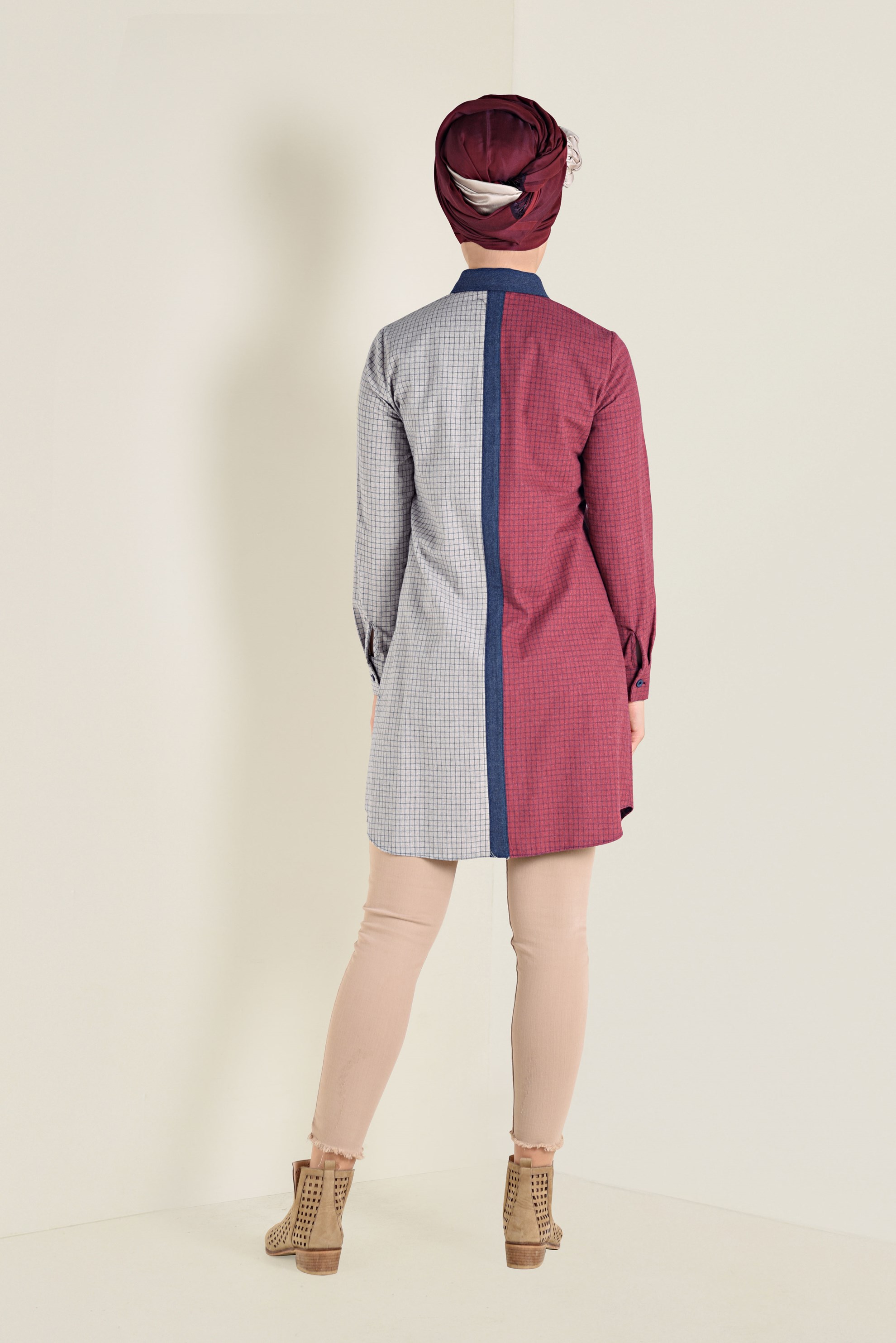 Tesettür giyim KIRMIZI DÜĞMELİ KARE DESEN DETAYLI TUNİK 4623 