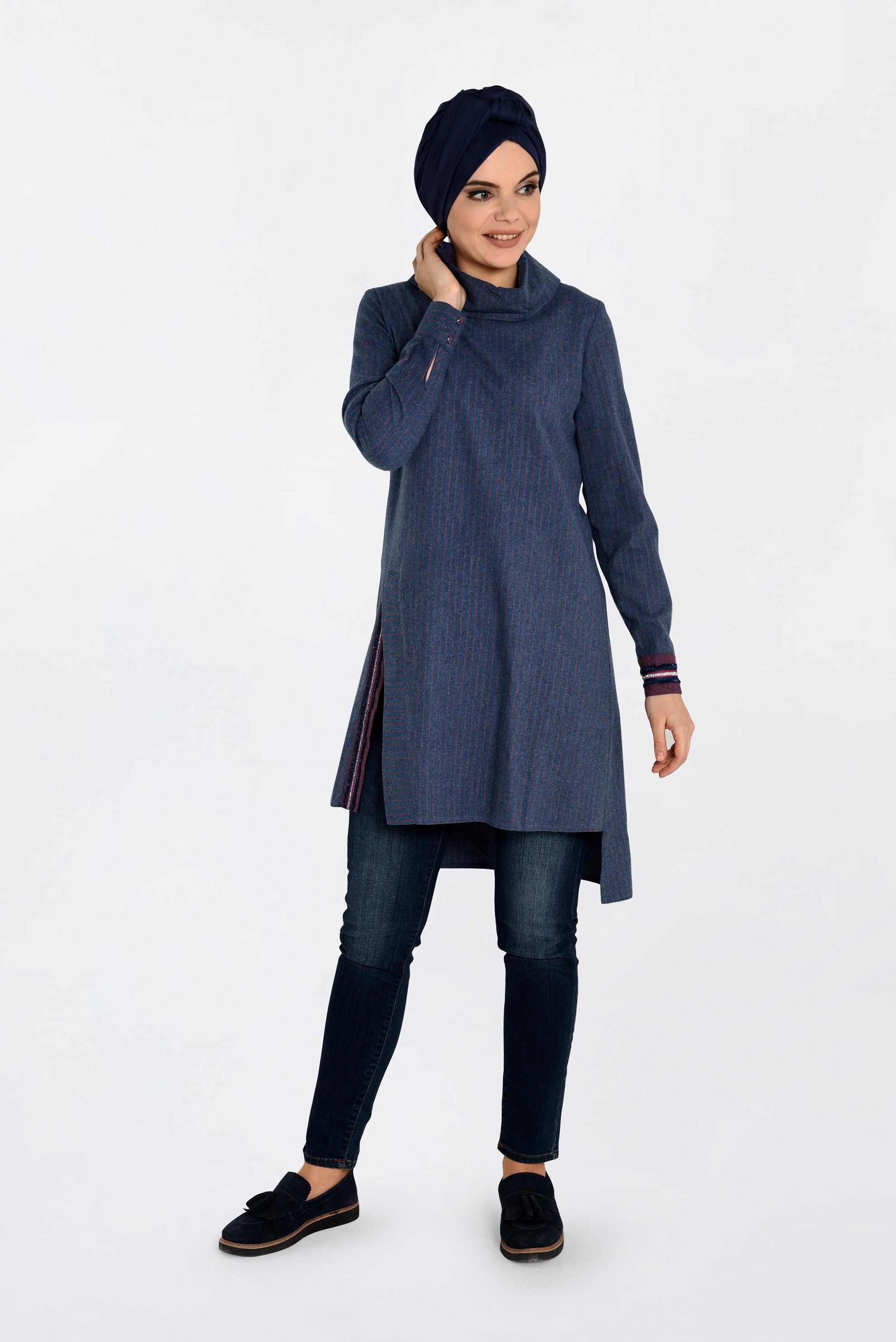 Tesettür giyim LACİVERT YANI YIRTMAÇLI DÖKÜMLÜ YAKA TUNİK 4624 