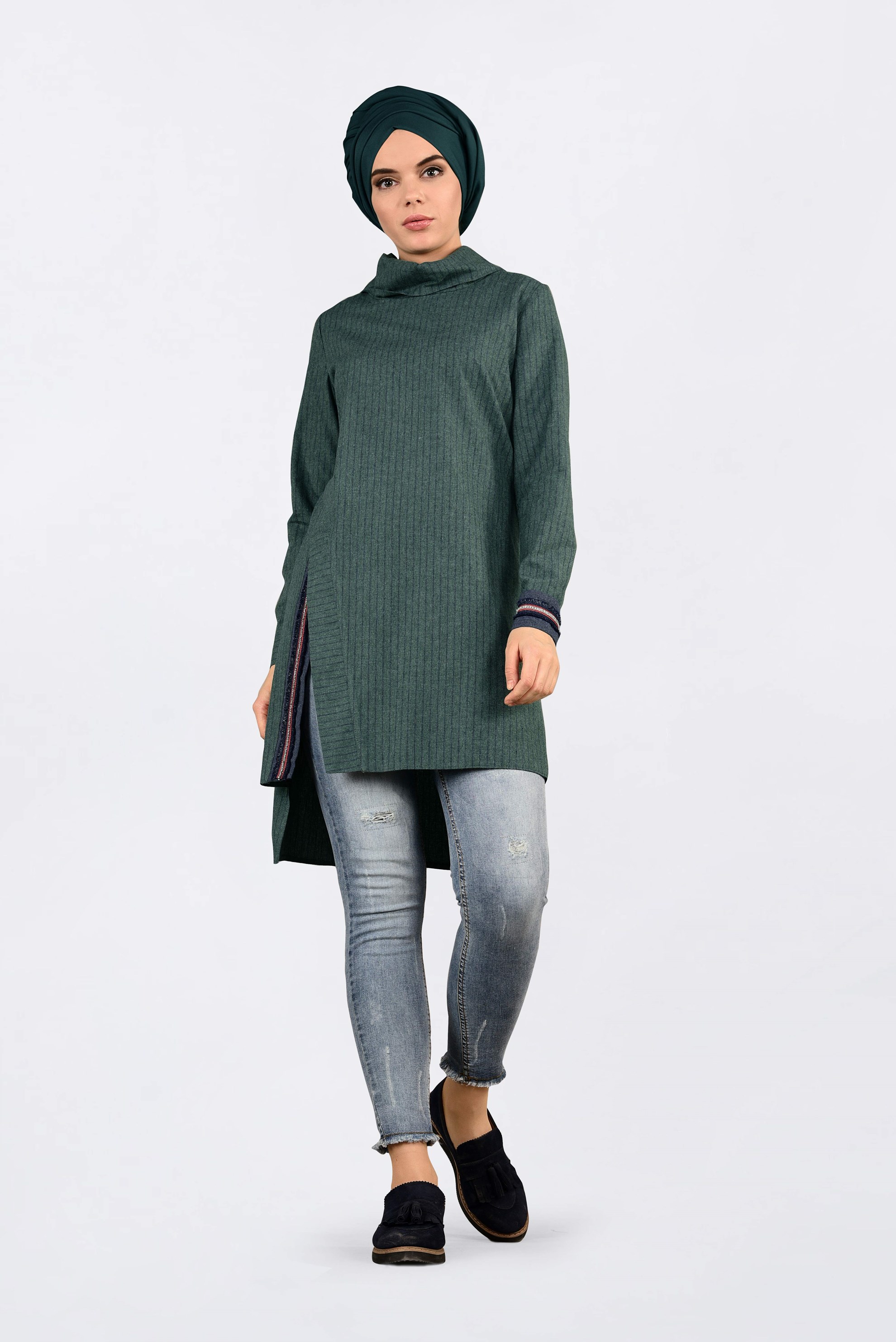 Tesettür giyim YEŞİL YANI YIRTMAÇLI DÖKÜMLÜ YAKA TUNİK 4624 
