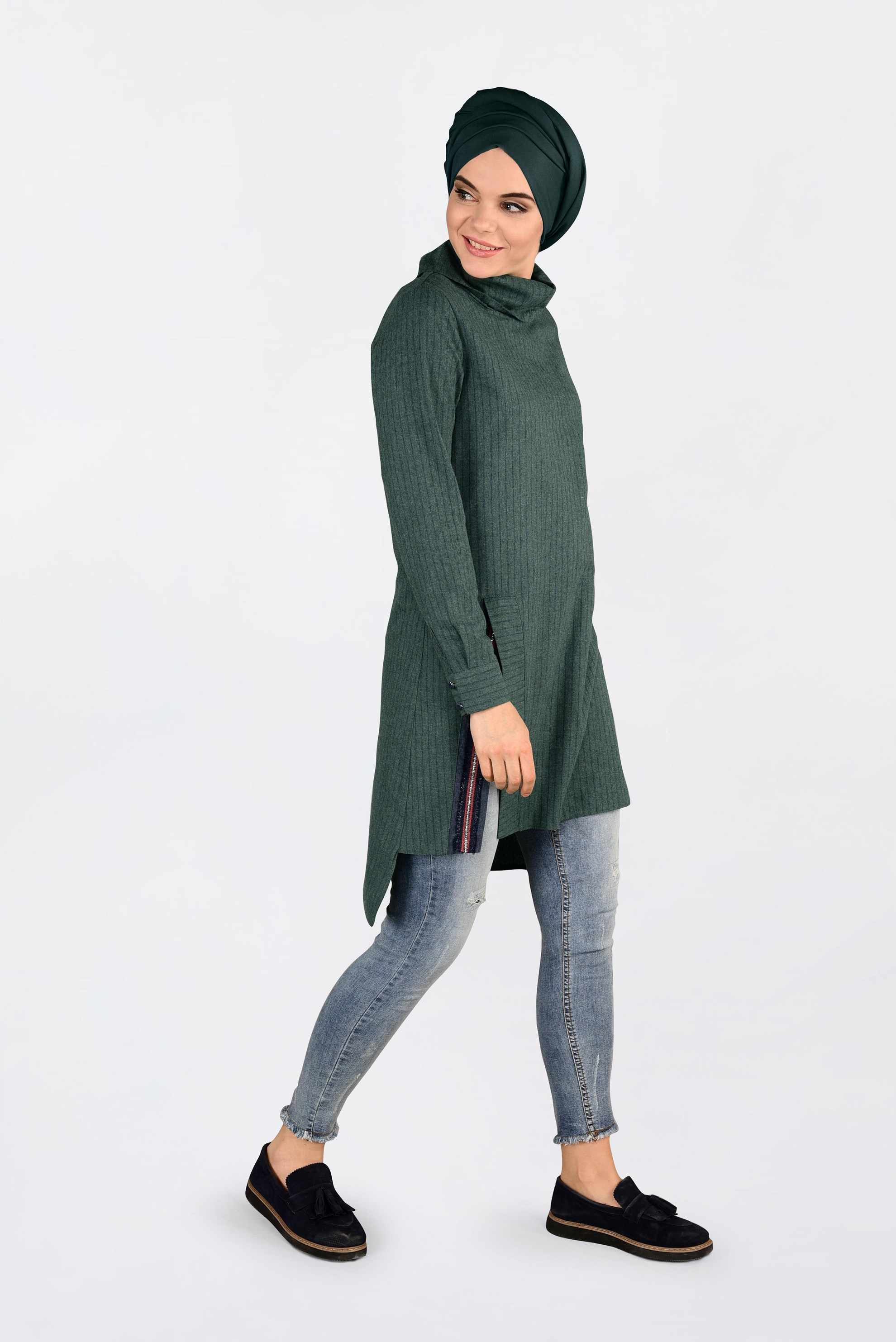Tesettür giyim YEŞİL YANI YIRTMAÇLI DÖKÜMLÜ YAKA TUNİK 4624 