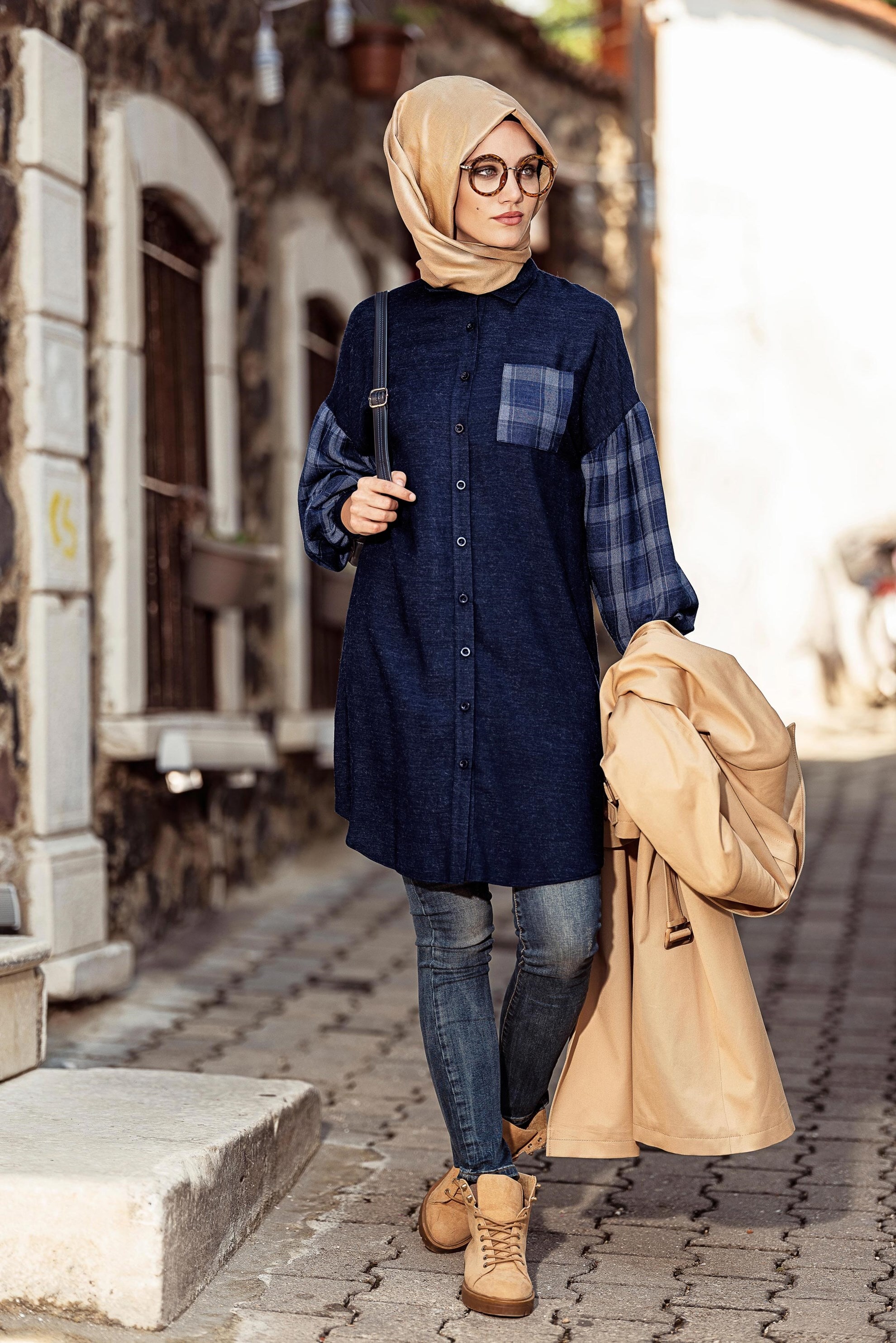 Tesettür giyim LACİVERT KOLLARI EKOSE DESENLİ TUNİK 4625 