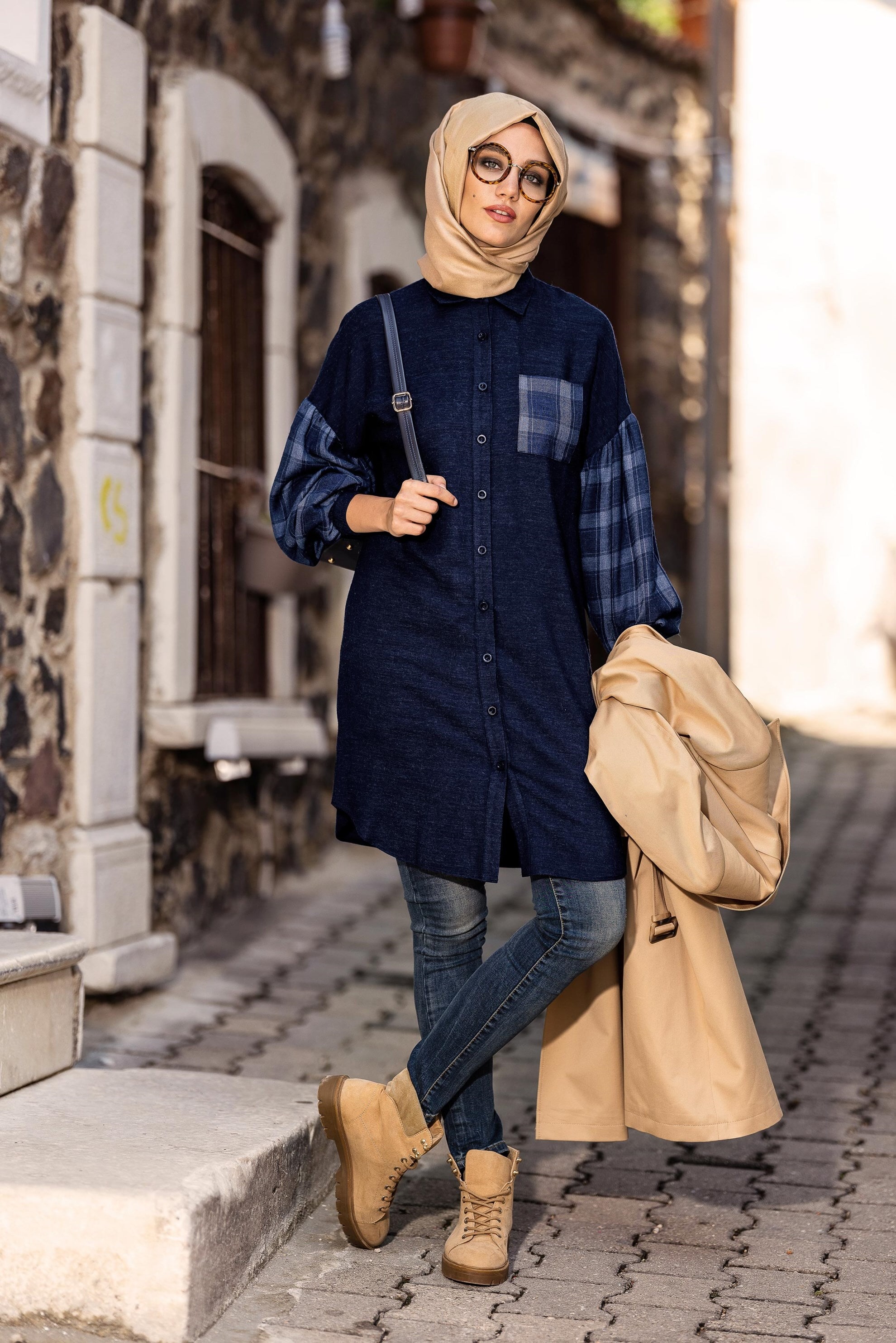 Tesettür giyim LACİVERT KOLLARI EKOSE DESENLİ TUNİK 4625 