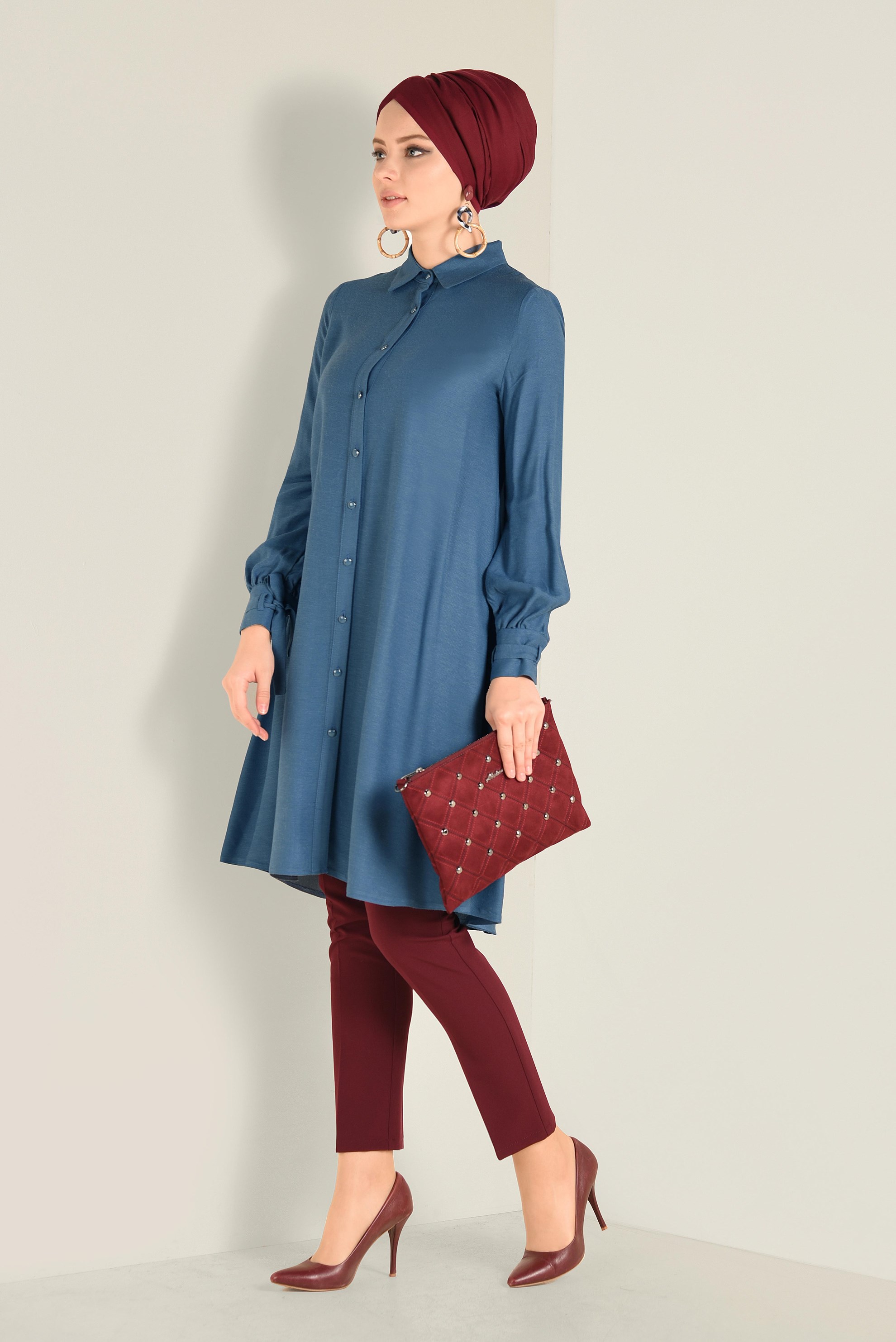 Tesettür giyim MAVİ MANŞETLERİ BAĞCIK DETAYLI DÜĞMELİ TUNİK 4629