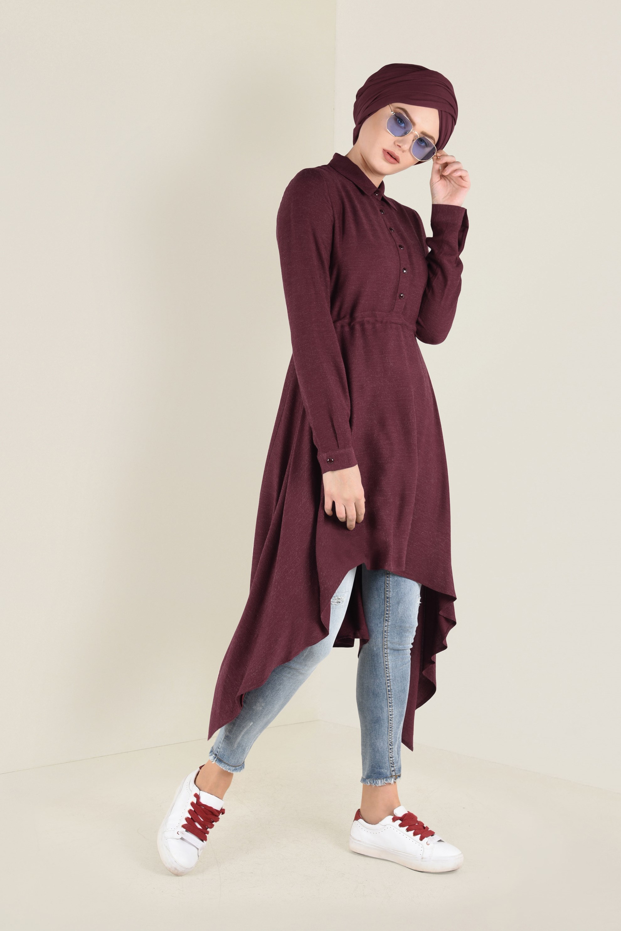 Tesettür giyim BORDO ASİMETRİK KESİM BELDEN BÜZGÜLÜ TUNİK 4631