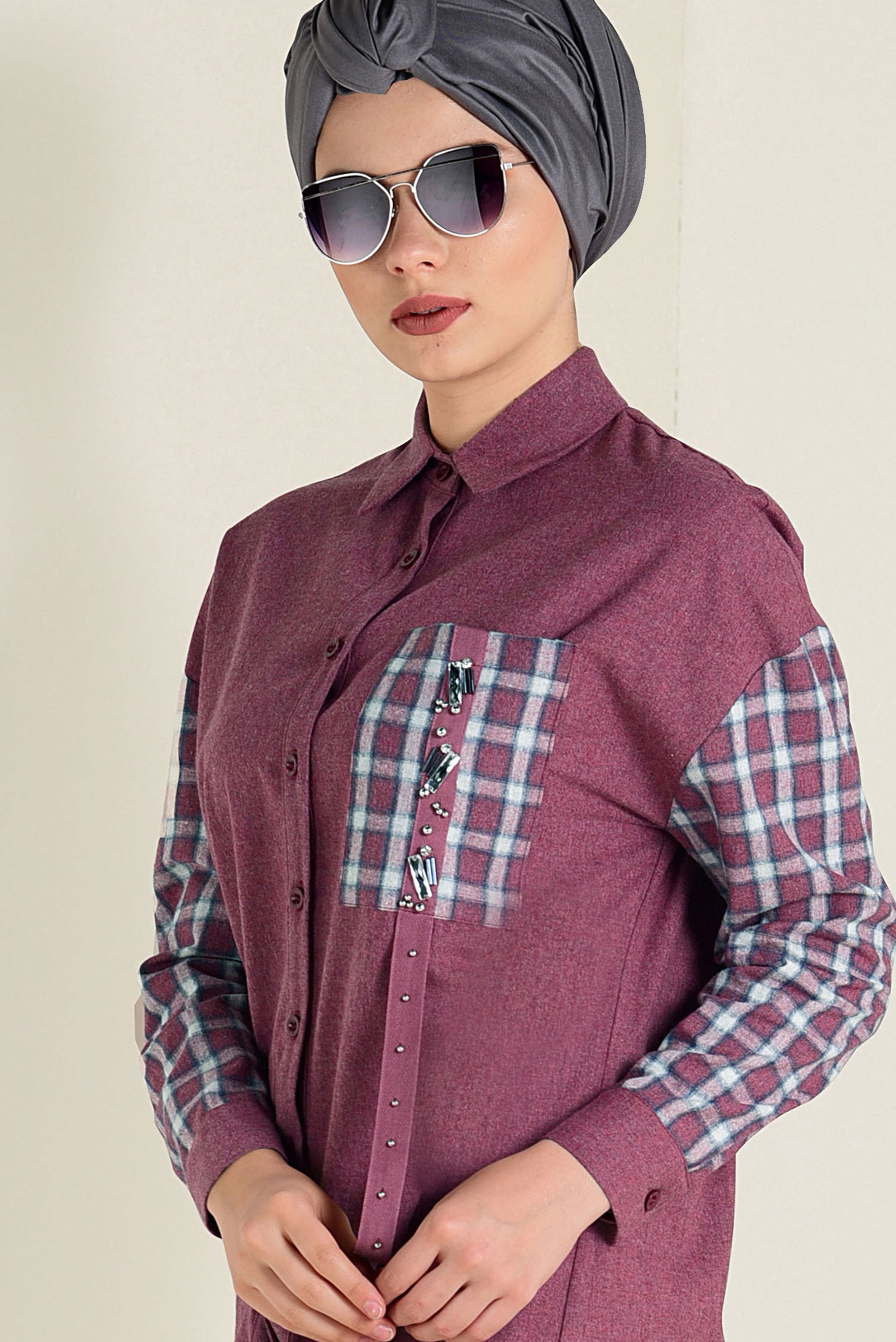 Tesettür giyim LACİVERT DÜĞMELİ KARE DESEN DETAYLI TUNİK 4633