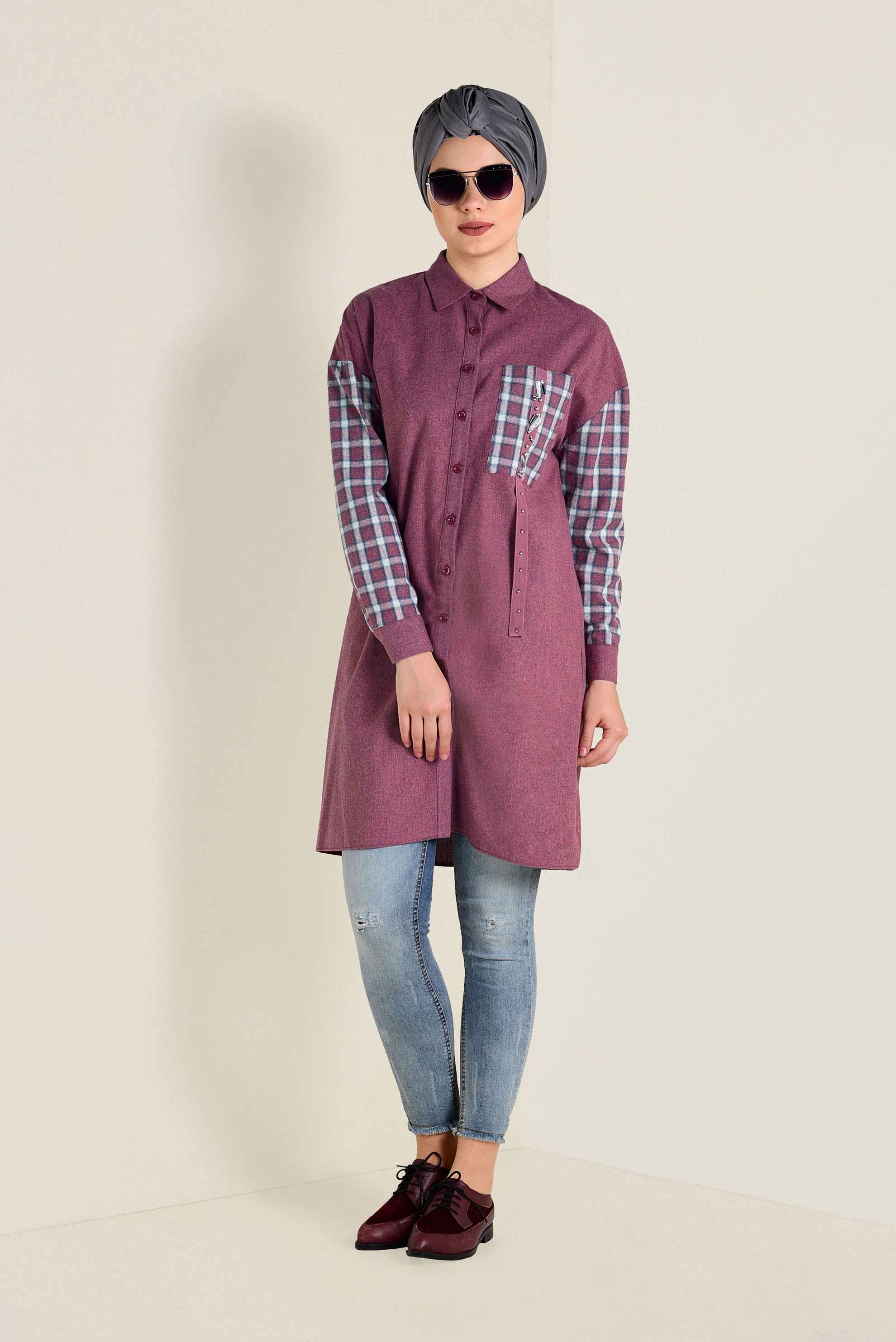 Tesettür giyim LACİVERT DÜĞMELİ KARE DESEN DETAYLI TUNİK 4633