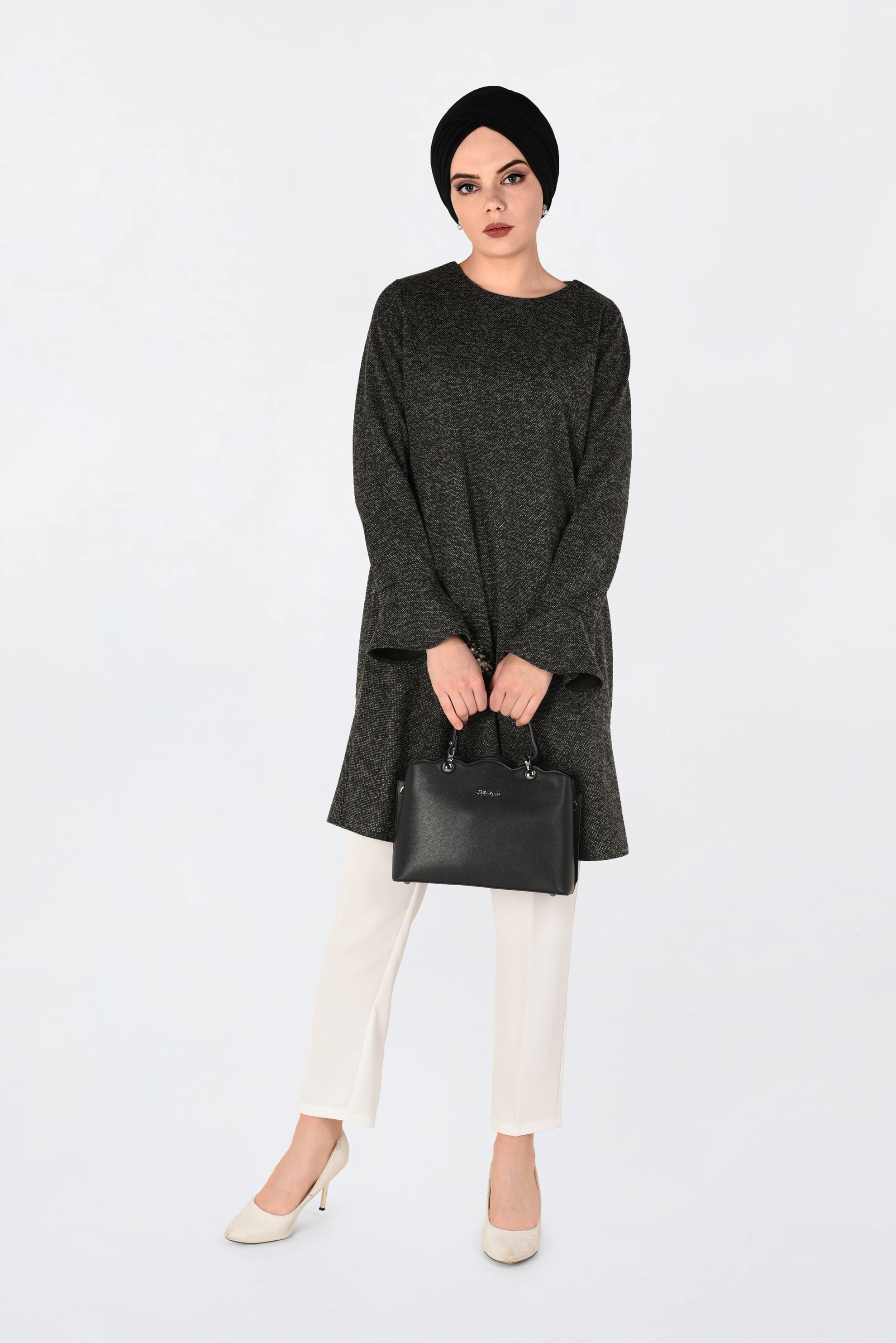 Tesettür giyim SİYAH KOLLARI VOLANLI KIRÇILLI TUNİK 4641 