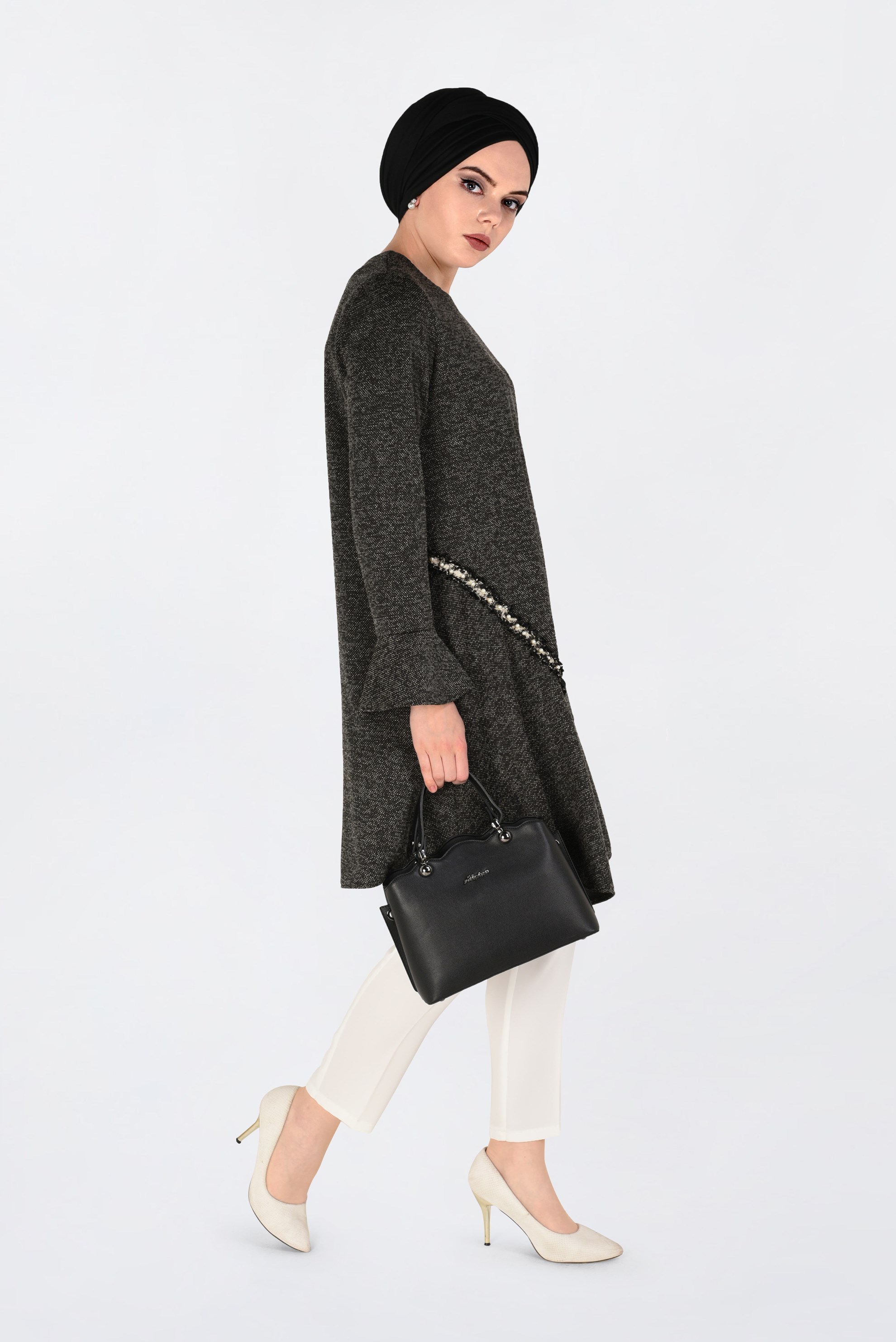 Tesettür giyim SİYAH KOLLARI VOLANLI KIRÇILLI TUNİK 4641 