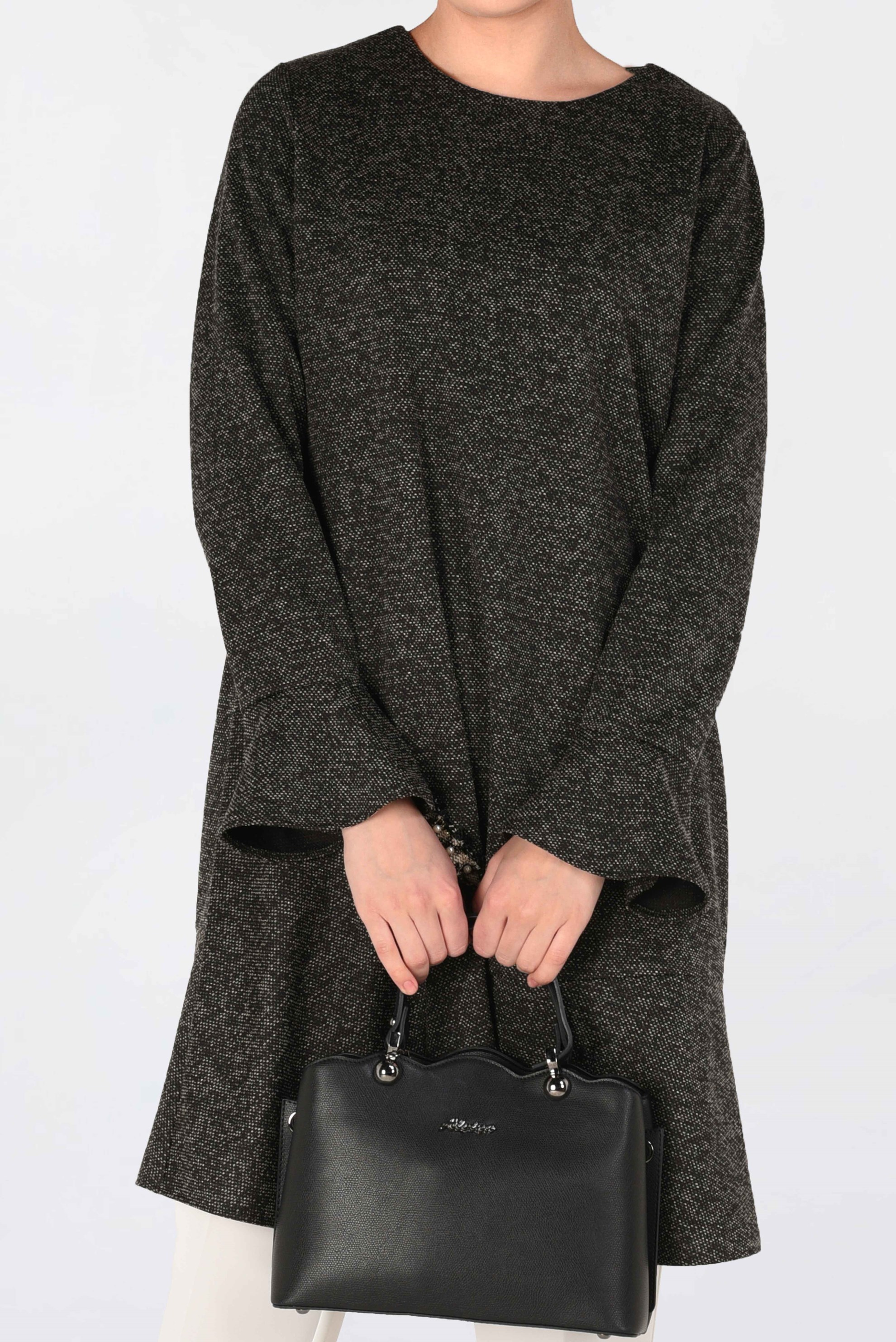 Tesettür giyim SİYAH KOLLARI VOLANLI KIRÇILLI TUNİK 4641 