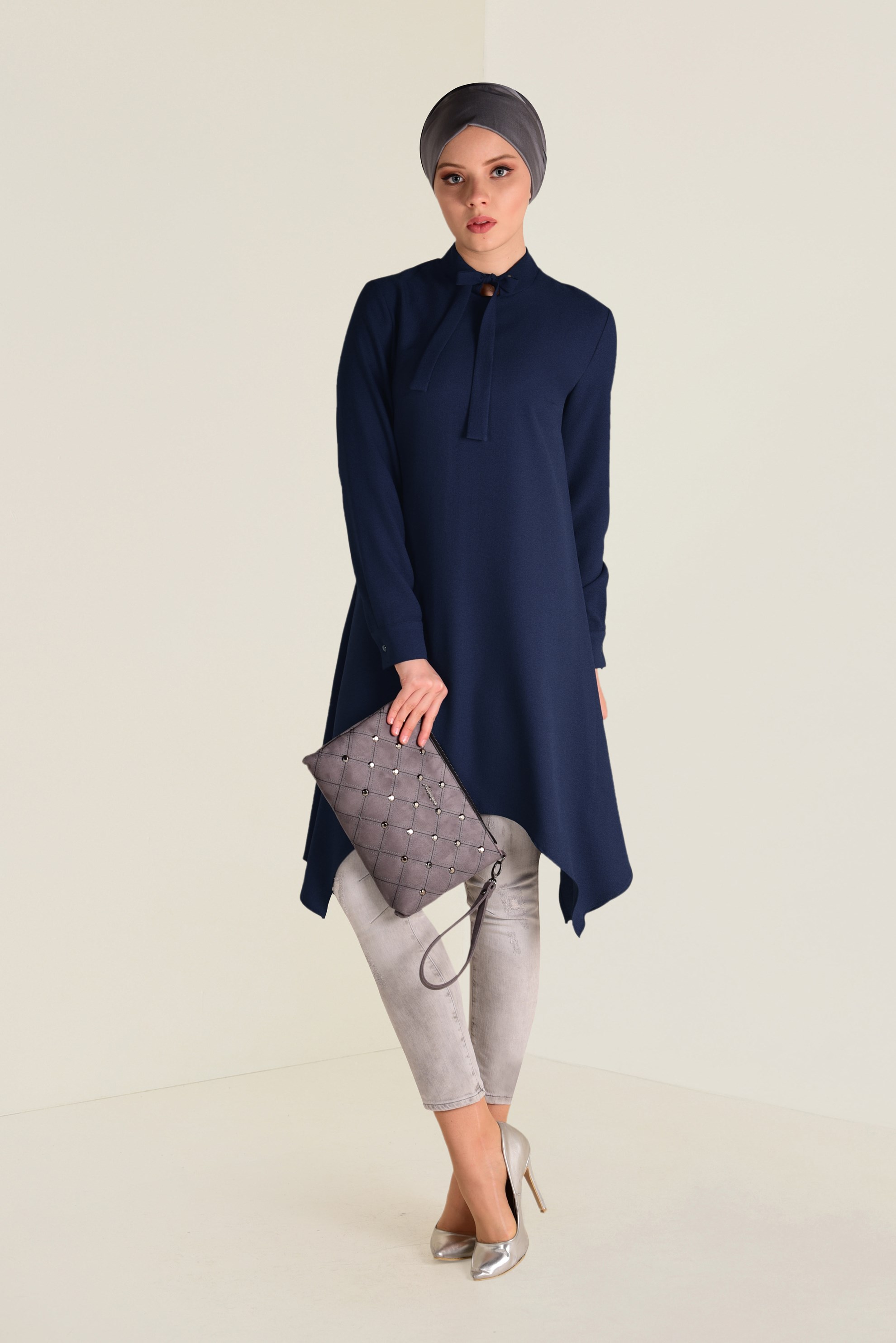 Tesettür giyim LACİVERT YAKASI BAĞCIKLI TUNİK 4642