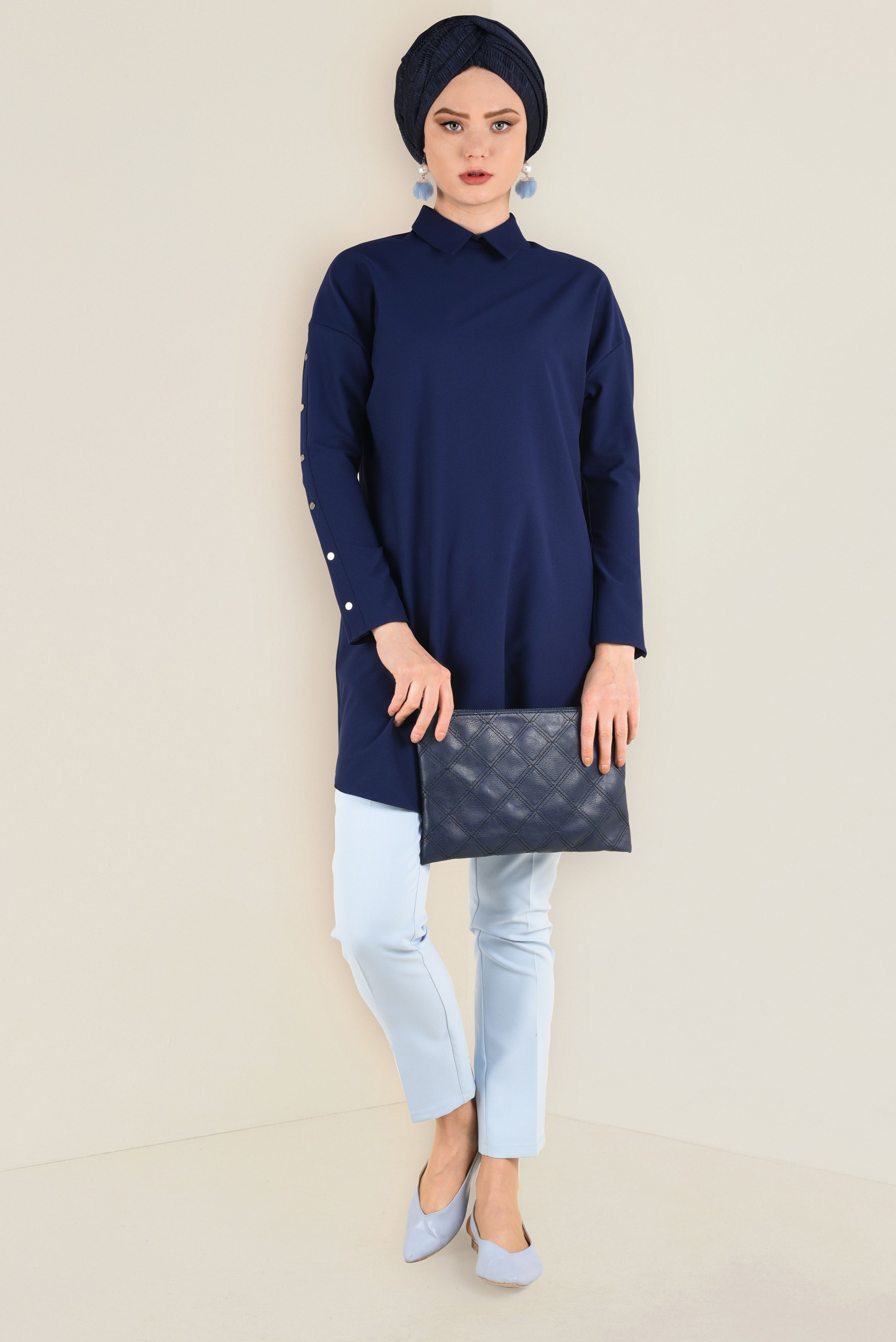 Tesettür giyim LACİVERT KOLLARI ÇITÇITLI TUNİK 4661