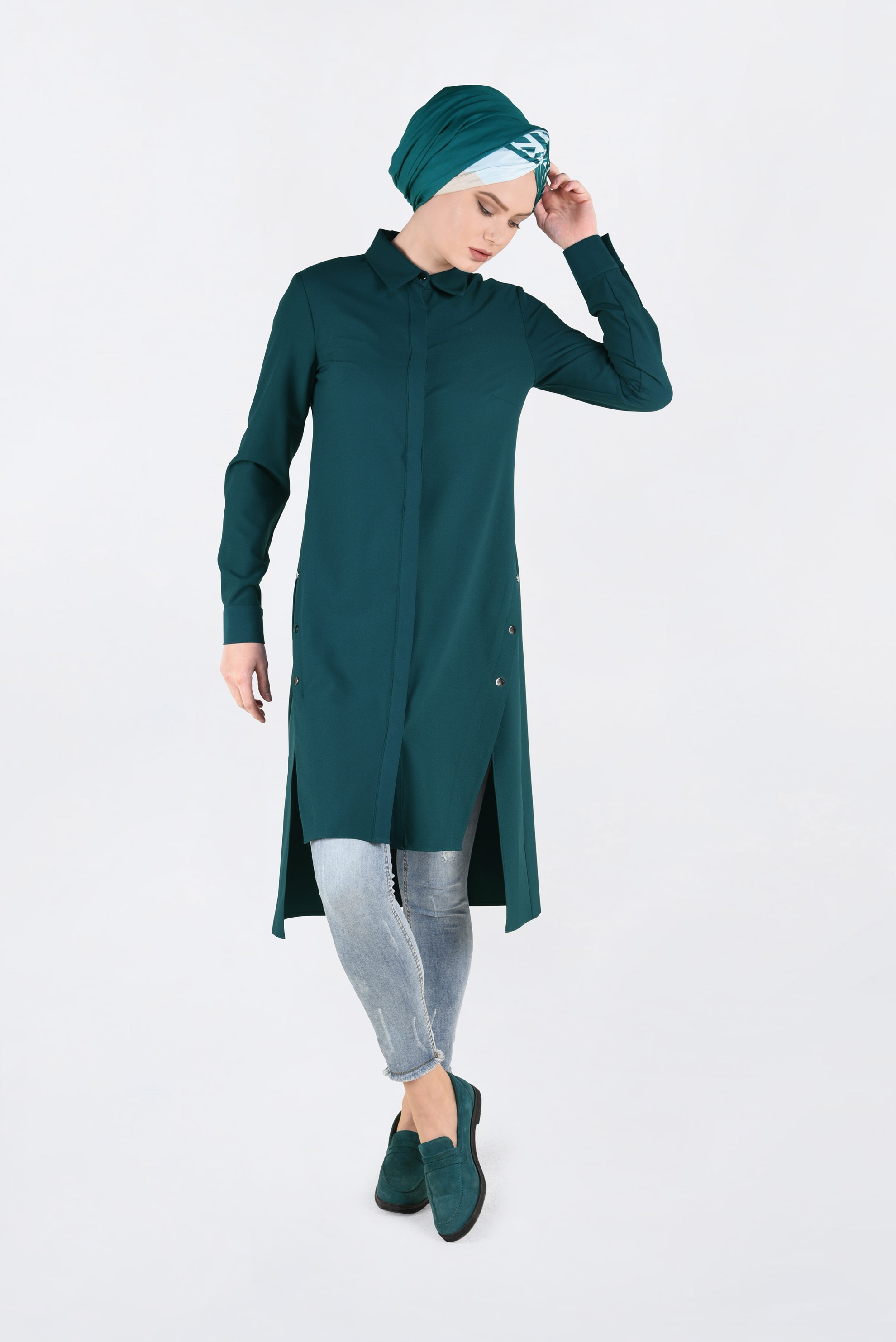 Tesettür giyim YEŞİL ZIMBALI ASİMETRİK KESİM TUNİK 4671