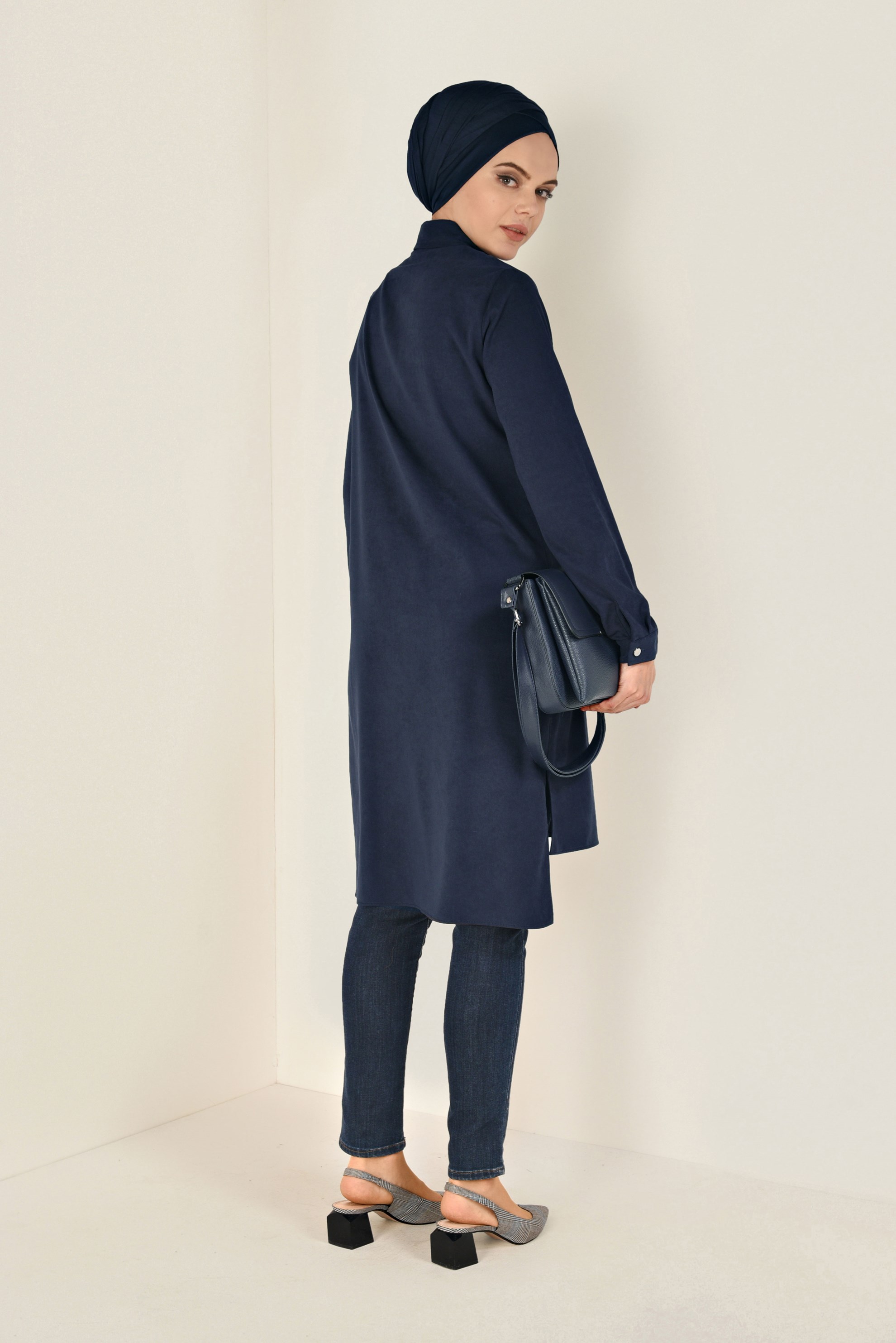 Tesettür giyim LACİVERT ÖNÜ FERMUAR DETAYLI ERKEK YAKA SÜET TUNİK 4698