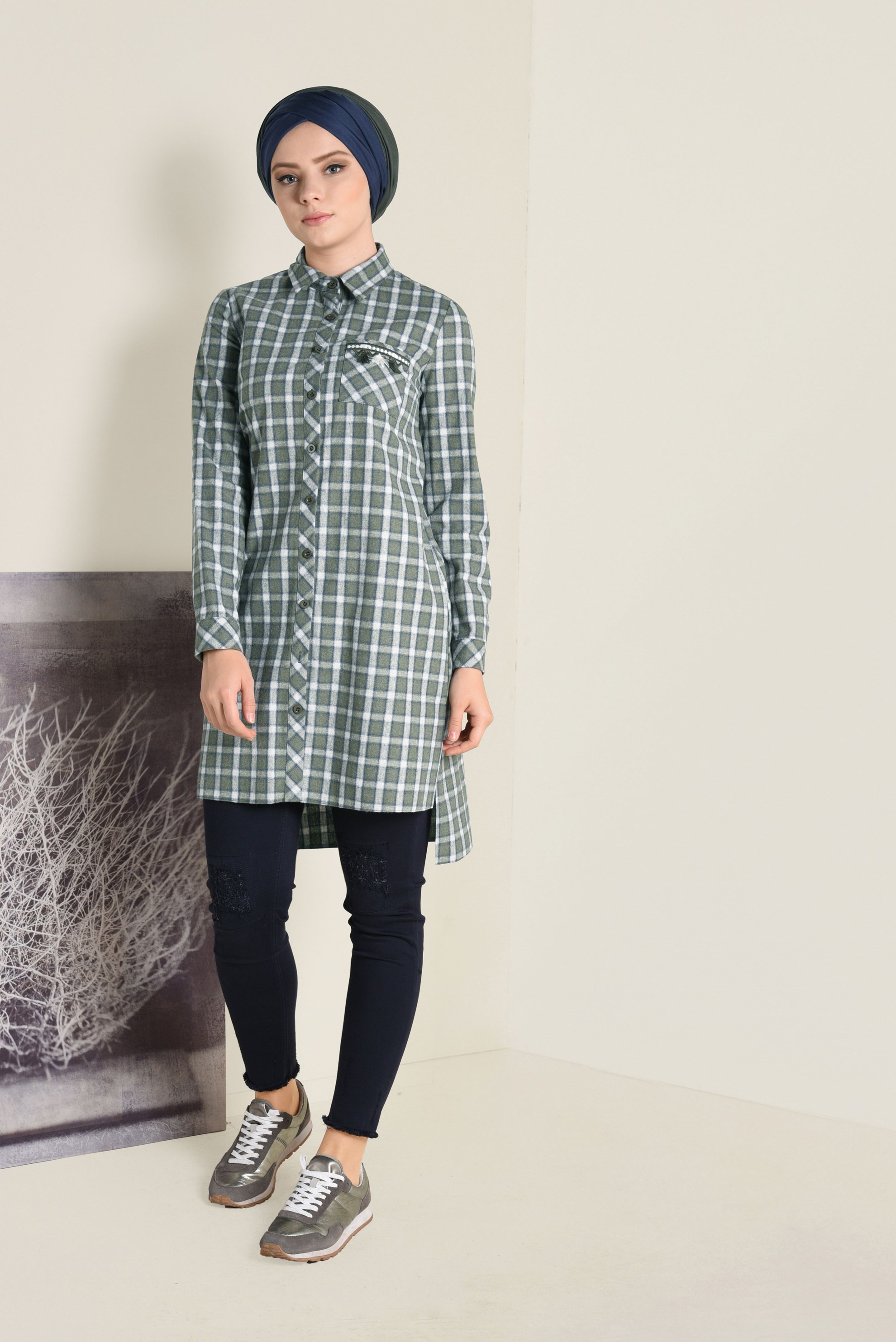 Tesettür giyim HAKİ BOYDAN DÜĞMELİ EKOSE DESEN TUNİK 4699