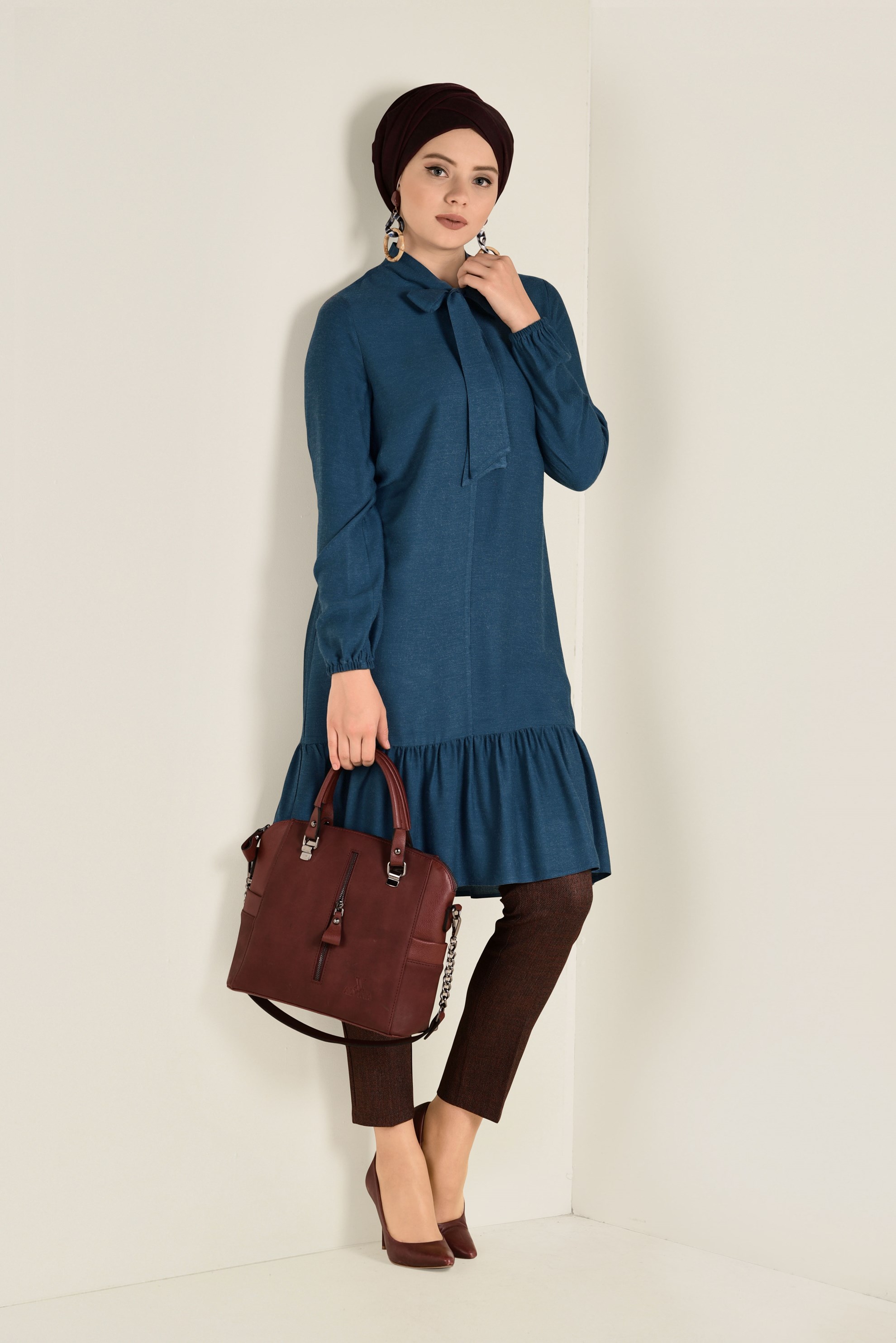 Tesettür giyim MAVİ ETEK UCU VOLANLI TUNİK 4702 