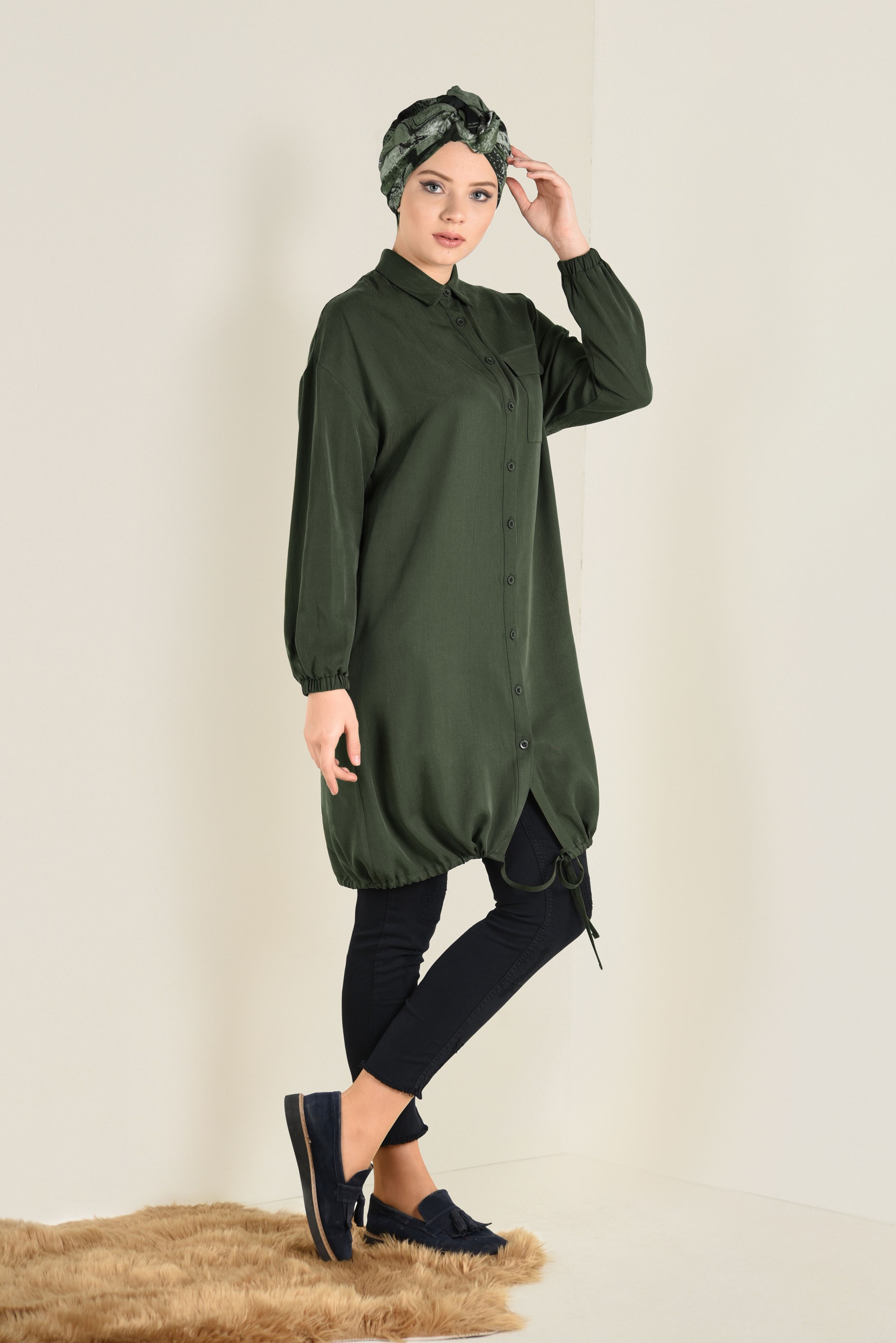 Tesettür giyim HAKİ ETEK UCU BÜZGÜLÜ BİLEKLERİ LASTİKLİ TUNİK 4704 